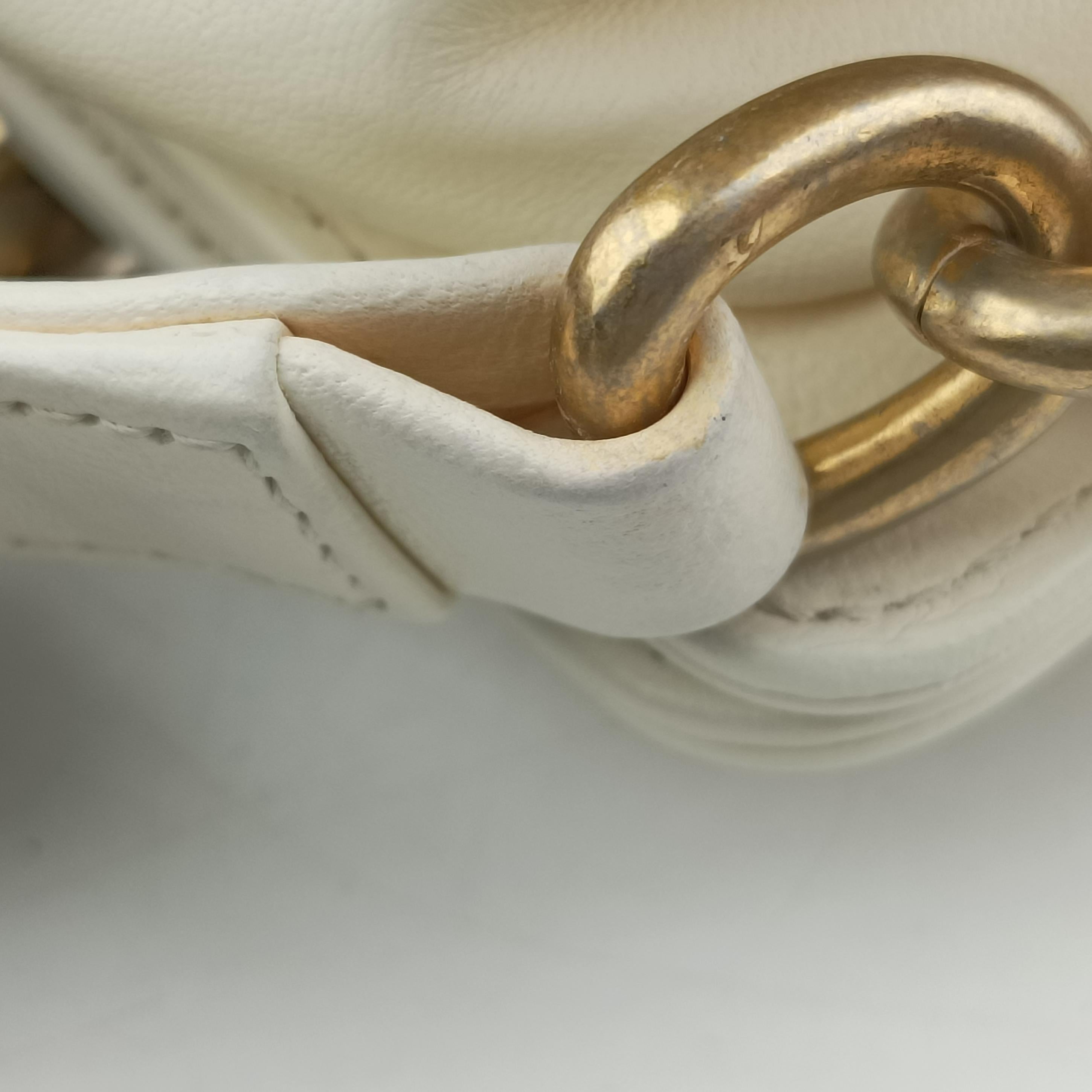 BOY CHANEL White Leather × Fur A67085 21959695ボーイシャネル ホワイト レザー × ファー Leather × Fur A67085 21959695