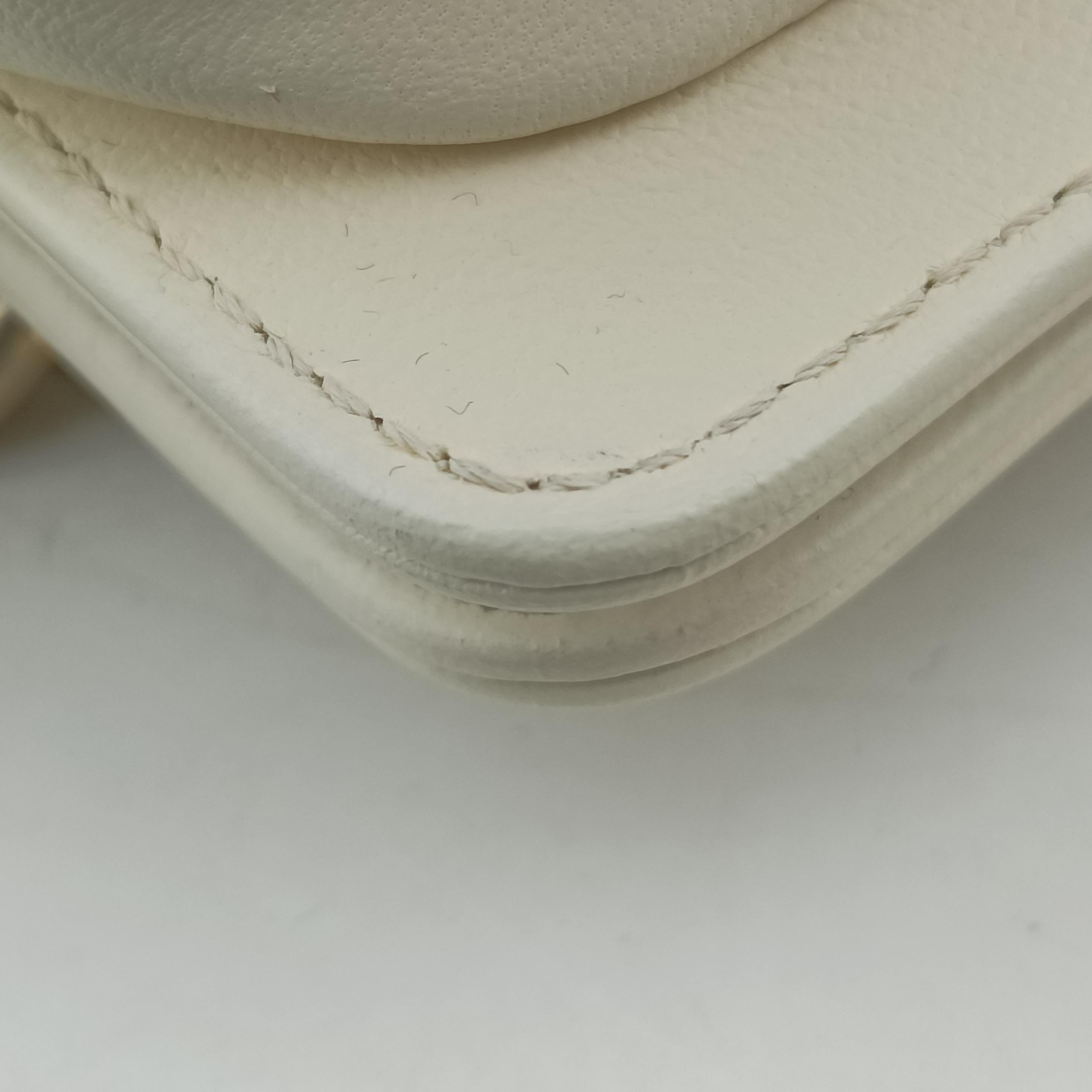 BOY CHANEL White Leather × Fur A67085 21959695ボーイシャネル ホワイト レザー × ファー Leather × Fur A67085 21959695