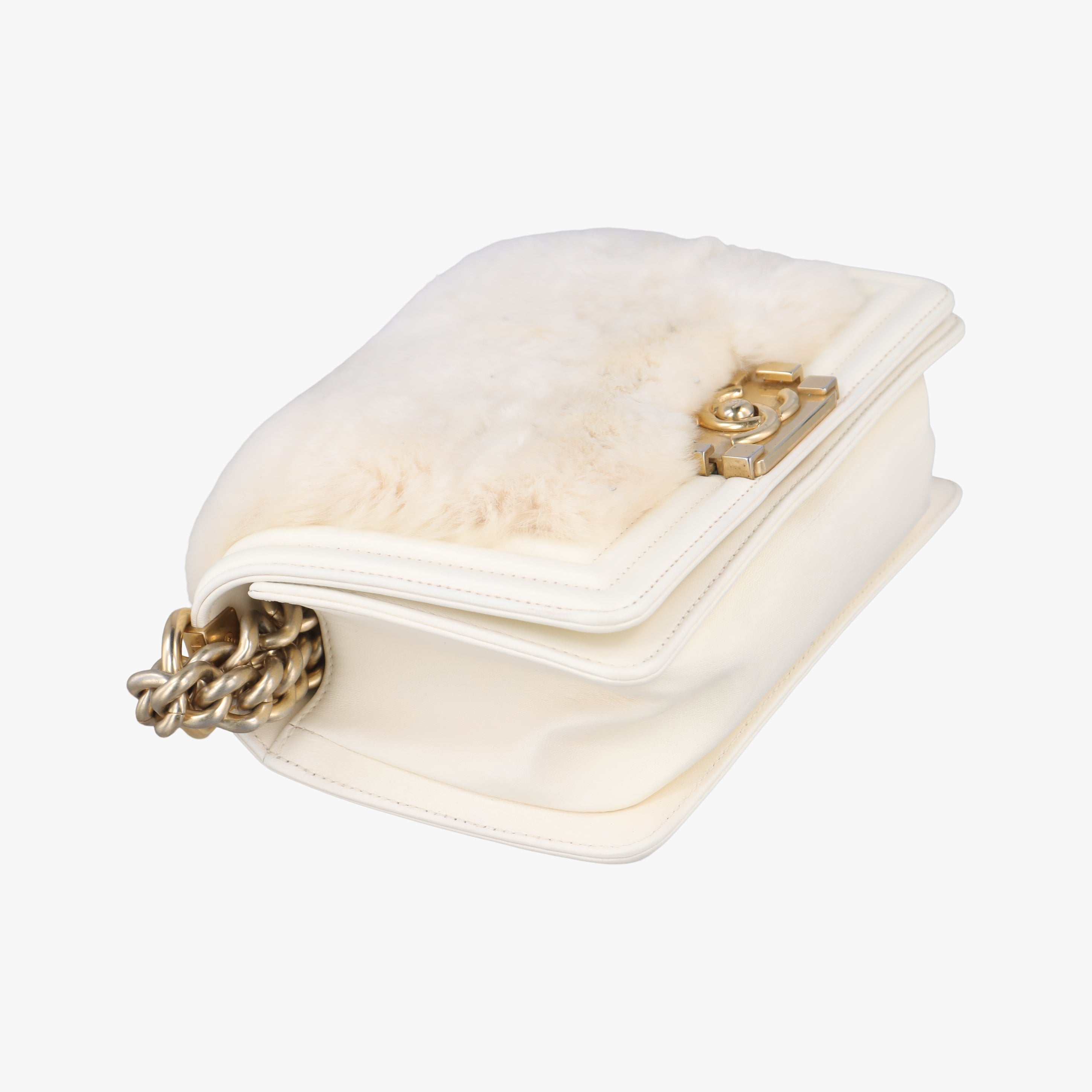 BOY CHANEL White Leather × Fur A67085 21959695ボーイシャネル ホワイト レザー × ファー Leather × Fur A67085 21959695