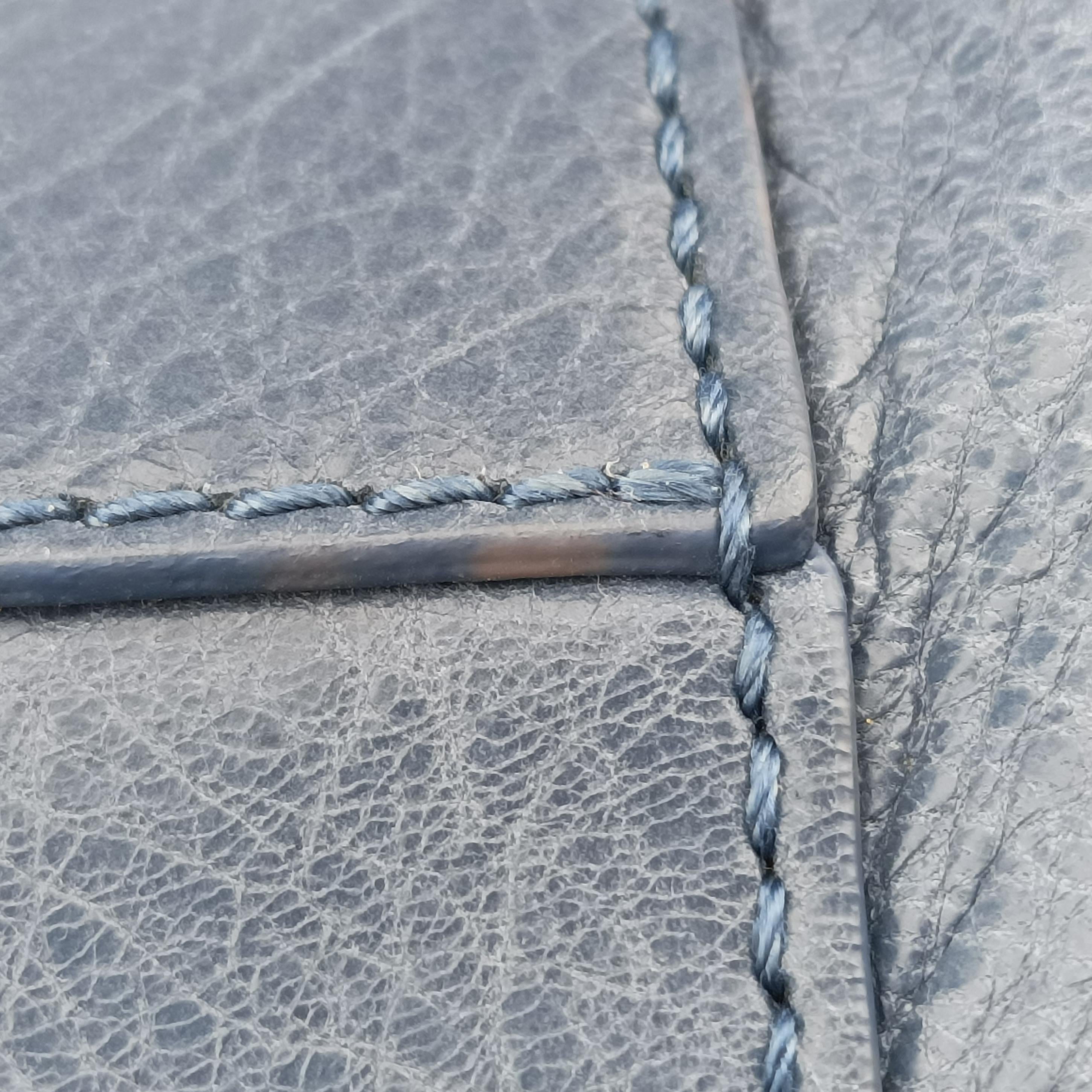 Classic Zip Traveller Blue lambskin 347922.4230.G.002123クラシック　ジップ　トラベラー ブルー ラムスキン 347922.4230.G.002123