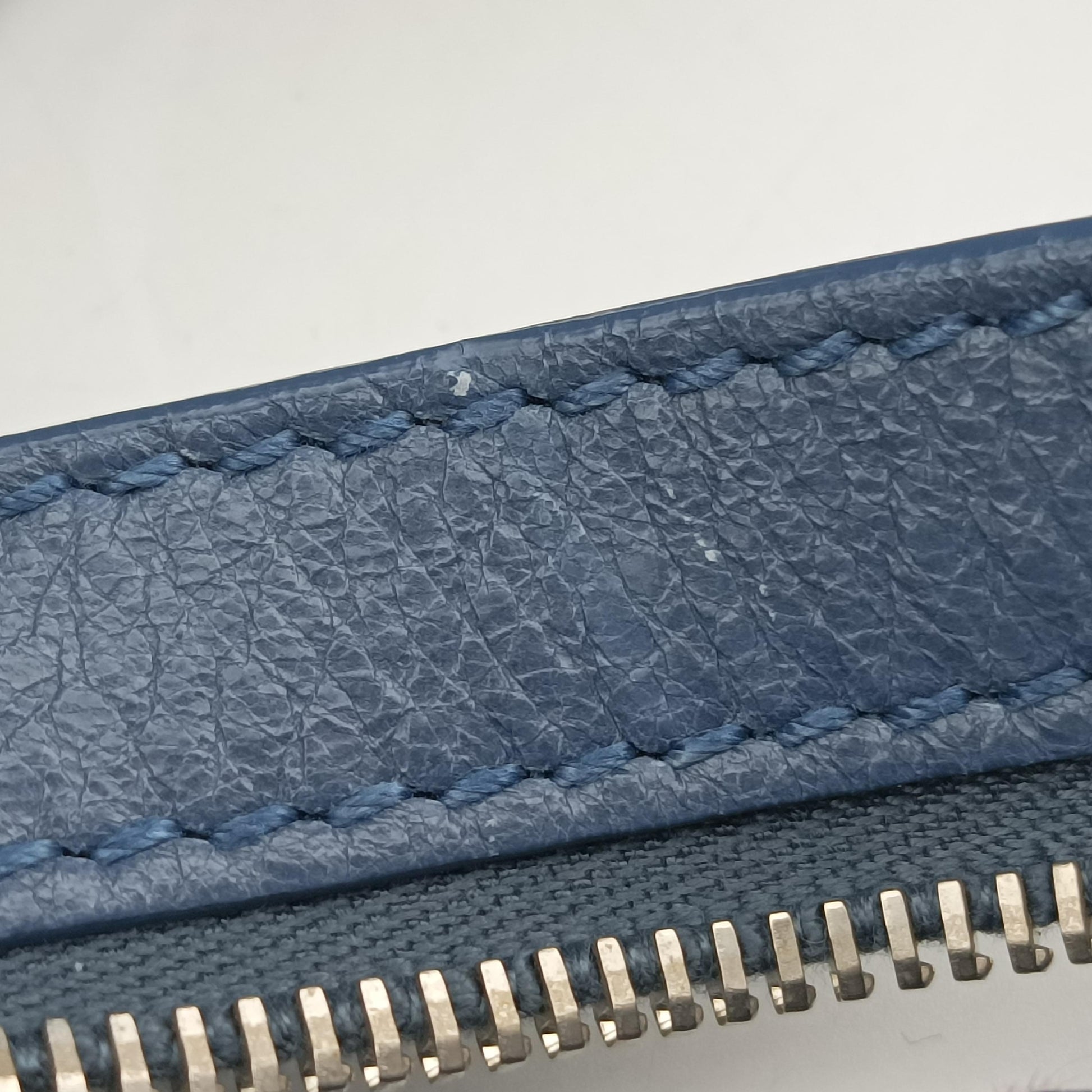 Classic Zip Traveller Blue lambskin 347922.4230.G.002123クラシック　ジップ　トラベラー ブルー ラムスキン 347922.4230.G.002123