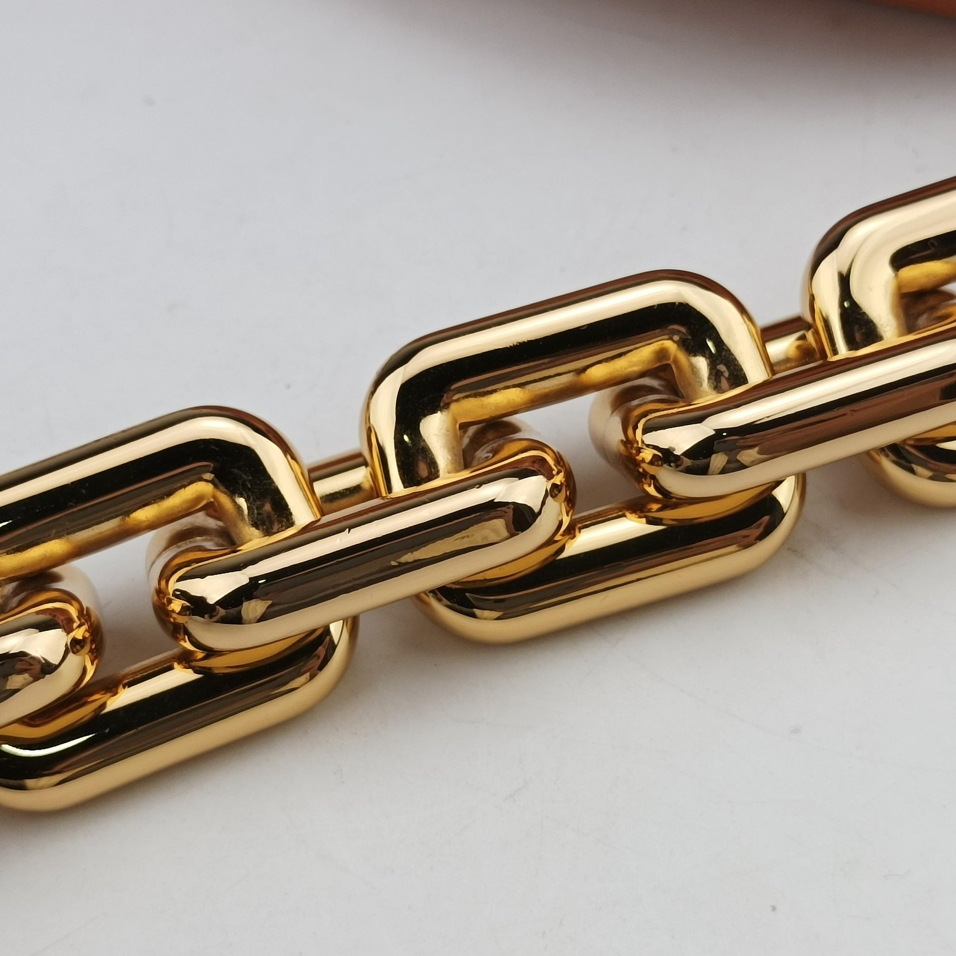 THE Chain Pouch Brown lambskin B09072901Jザ チェーン ポーチ ブラウン系 ラムスキン B09072901J