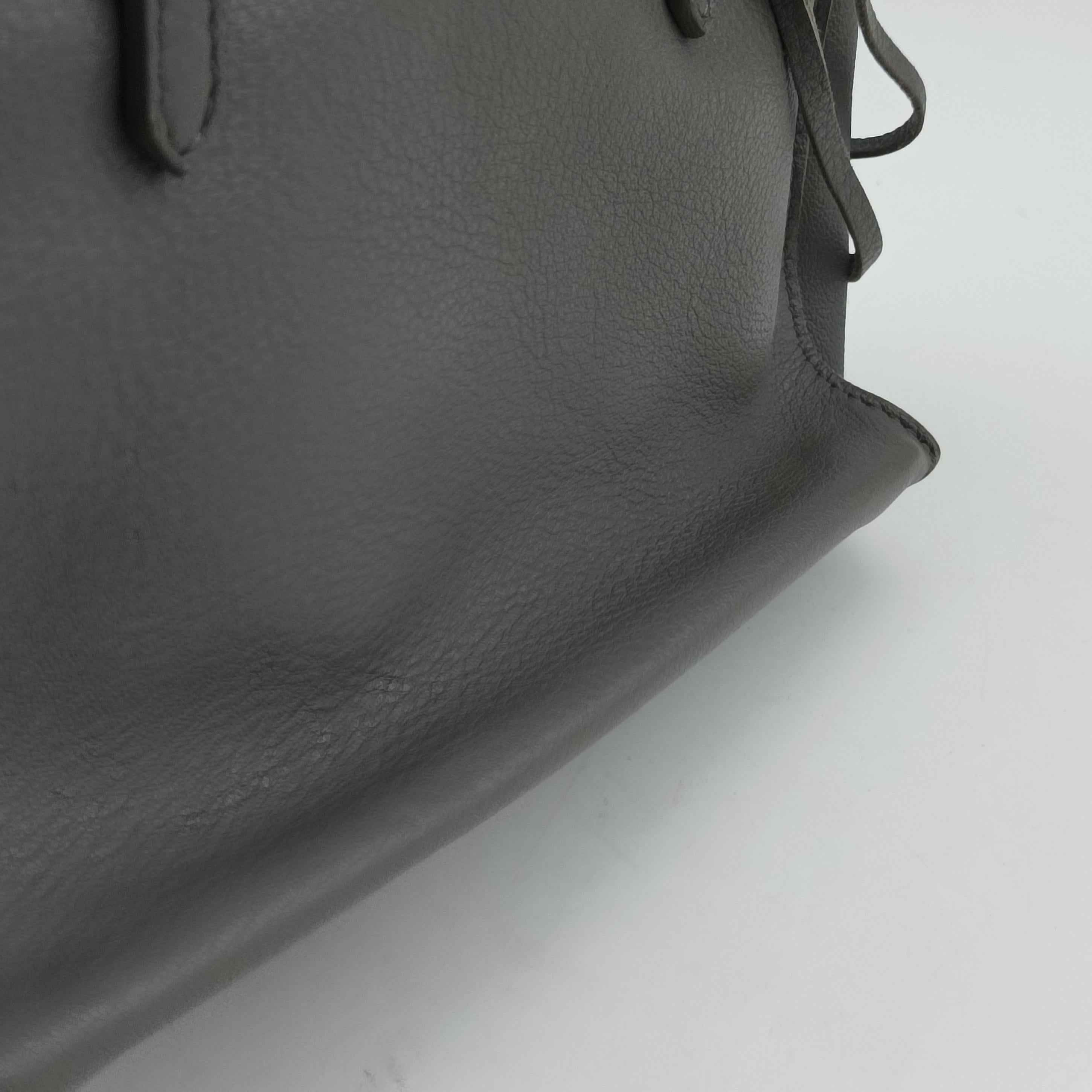 Paper A6 Zip Around Grey Leather 357333.1320.C.002123ペーパー A6 ジップアラウンド グレー レザー 357333.1320.C.002123