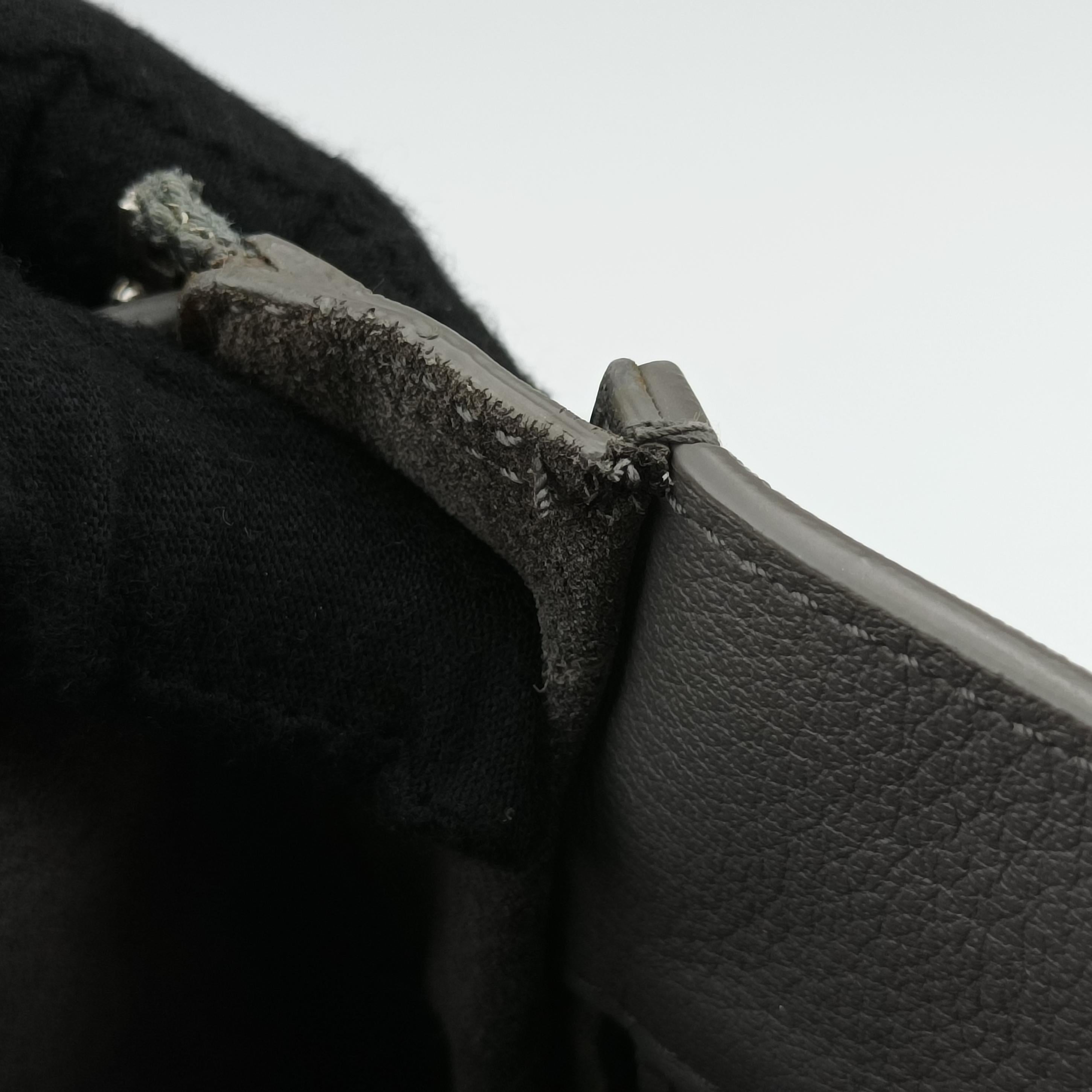 Paper A6 Zip Around Grey Leather 357333.1320.C.002123ペーパー A6 ジップアラウンド グレー レザー 357333.1320.C.002123