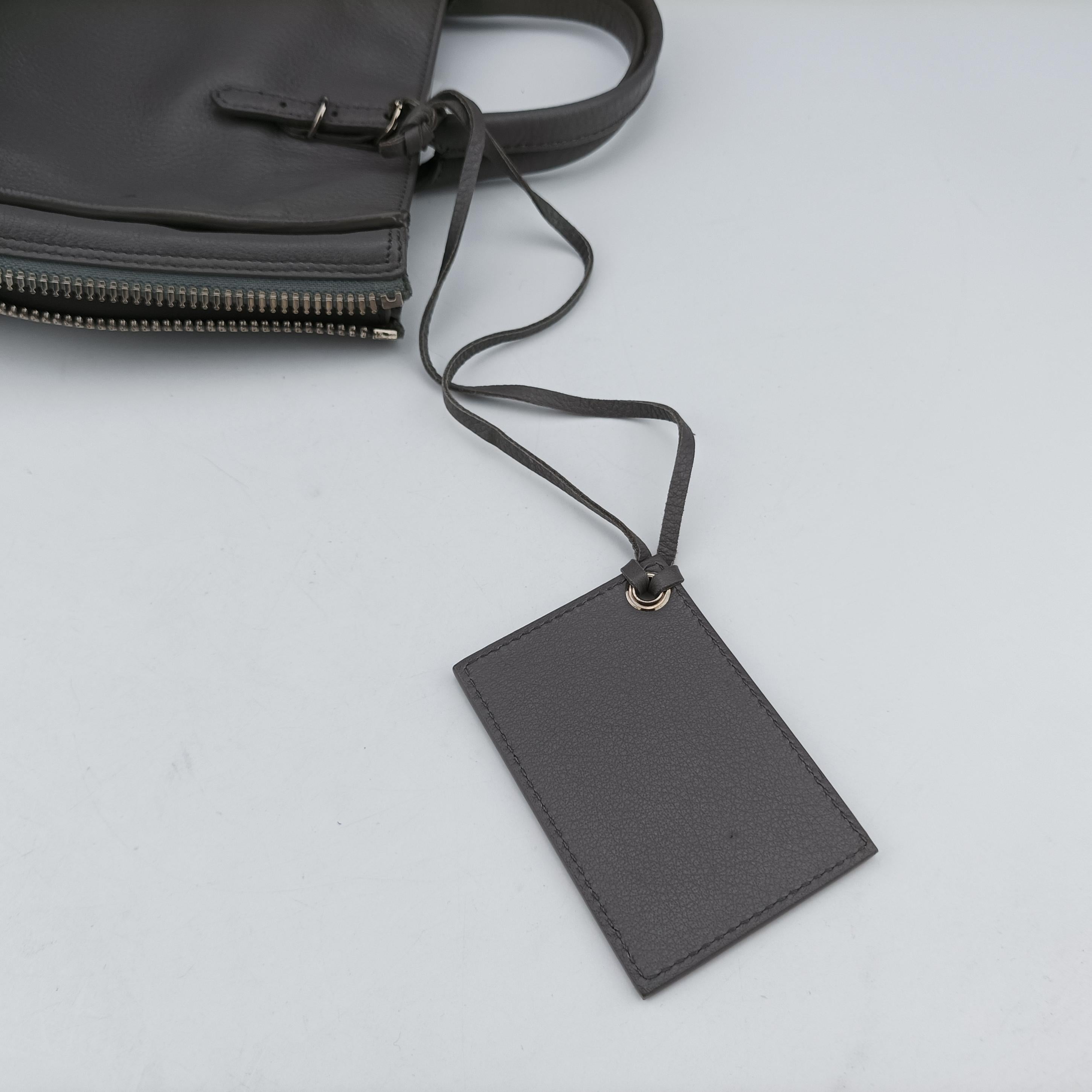 Paper A6 Zip Around Grey Leather 357333.1320.C.002123ペーパー A6 ジップアラウンド グレー レザー 357333.1320.C.002123