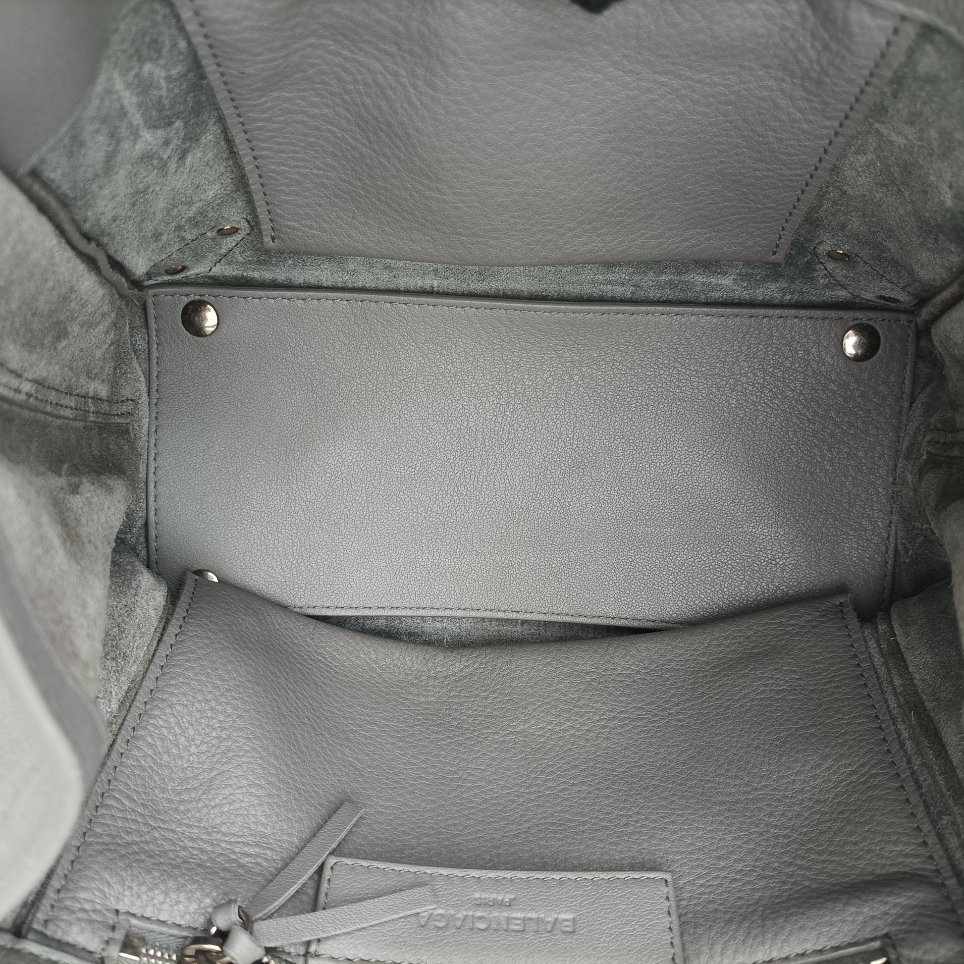 Paper A6 Zip Around Grey Leather 357333.1320.C.002123ペーパー A6 ジップアラウンド グレー レザー 357333.1320.C.002123