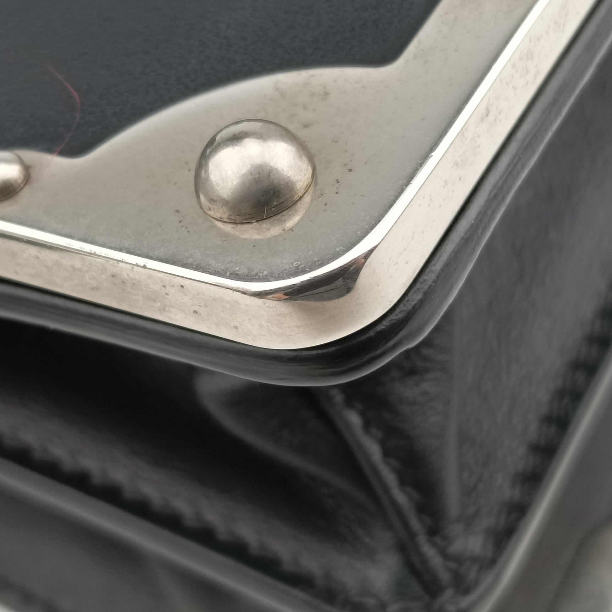 Cahier Black Leather 1BD045 25カイエ ブラック レザー 1BD045 25