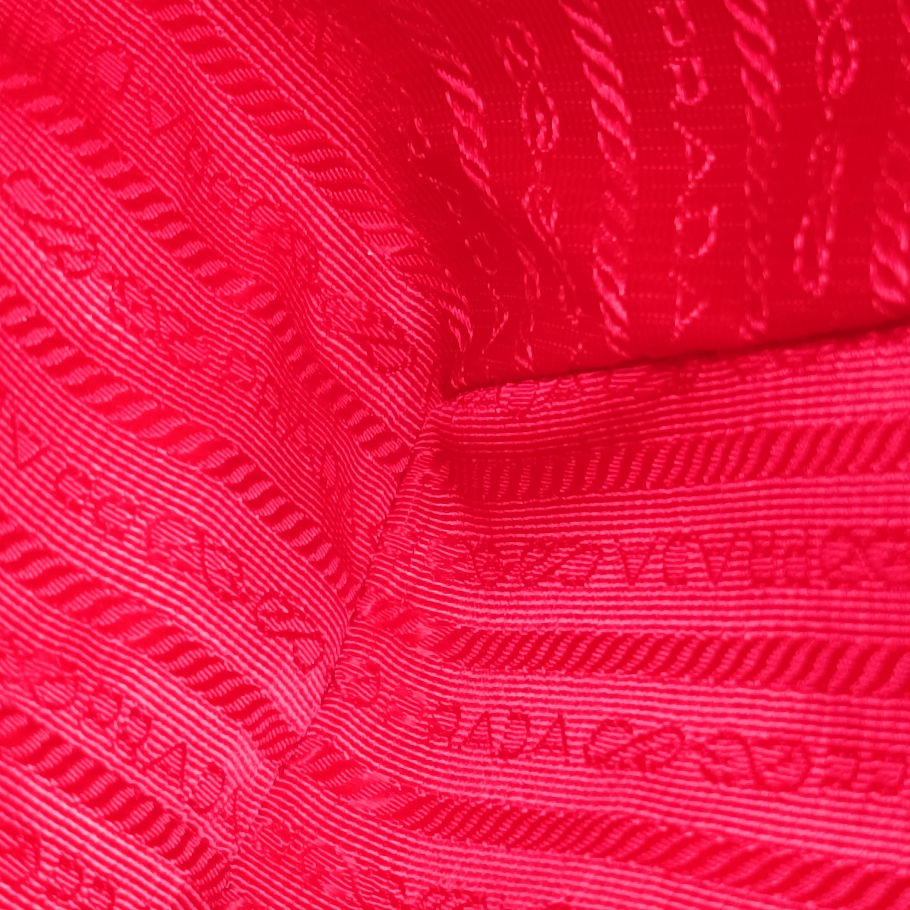 Triangle logo Red SAFFIANO Leather 208三角ロゴ レッド サフィアーノレザー 208