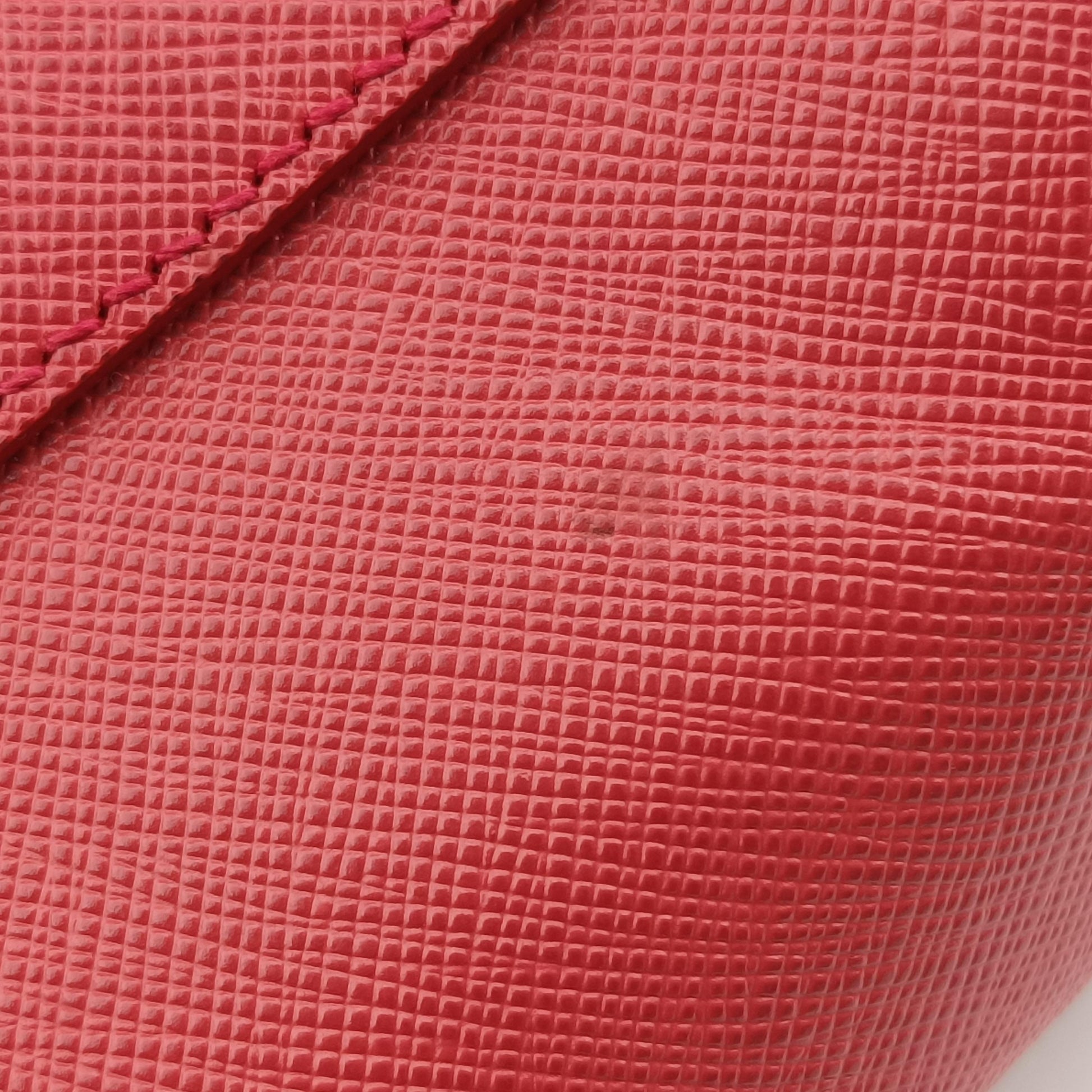 Triangle logo Red SAFFIANO Leather 208三角ロゴ レッド サフィアーノレザー 208