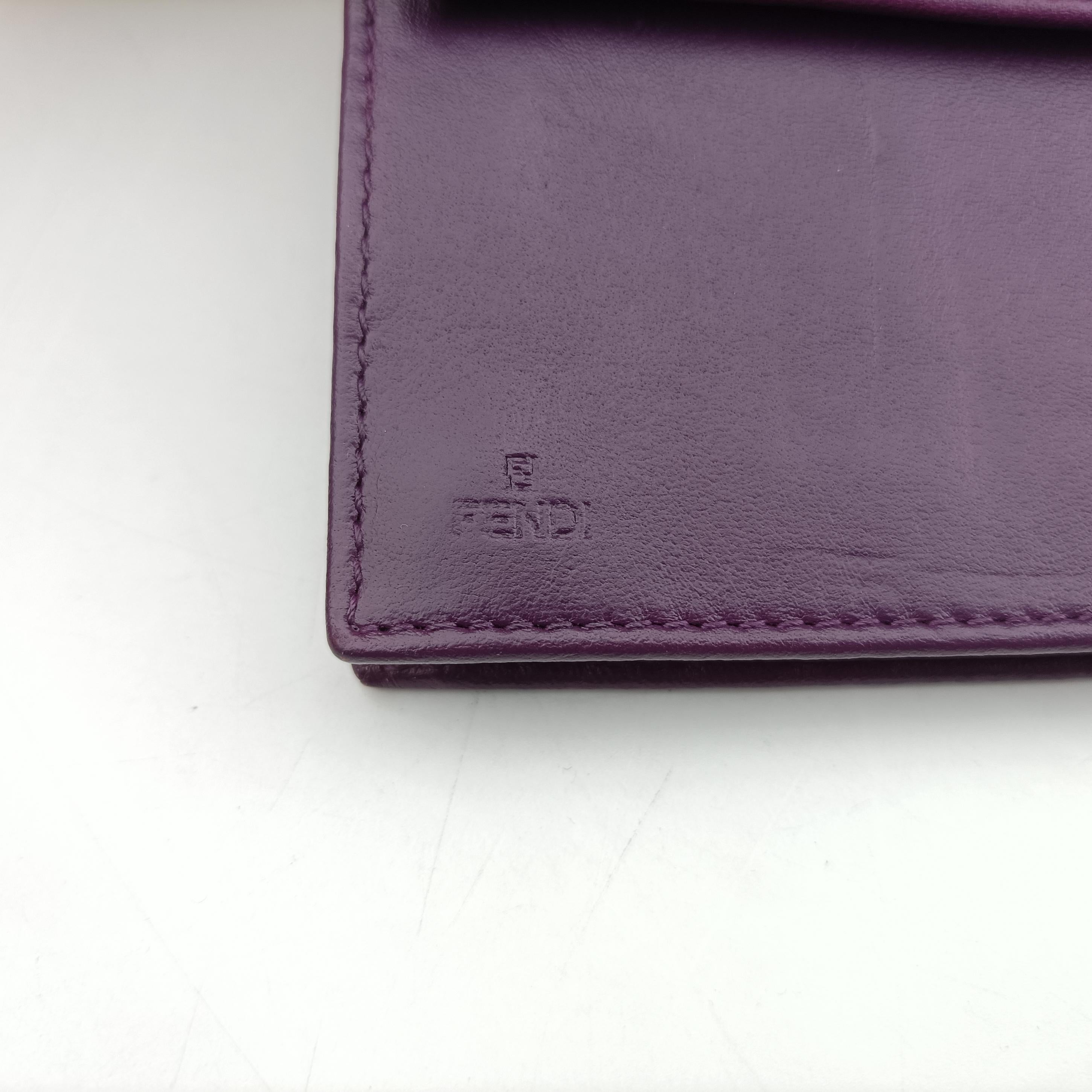 Embossed Logo Purple Leather 8M0219 2401-8M0219-YMY-089エンボス ロゴ パープル レザー 8M0219 2401-8M0219-YMY-089