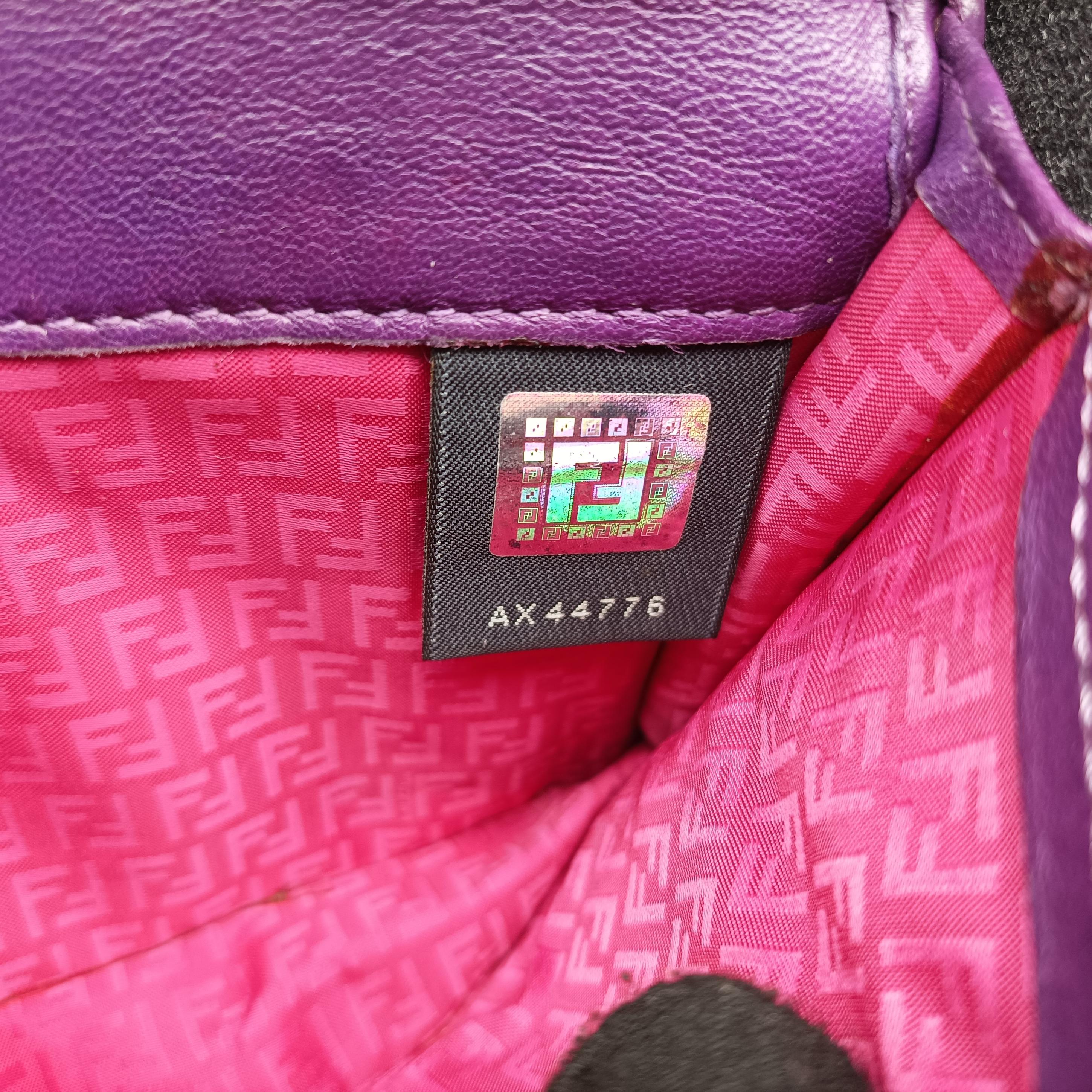 Embossed Logo Purple Leather 8M0219 2401-8M0219-YMY-089エンボス ロゴ パープル レザー 8M0219 2401-8M0219-YMY-089