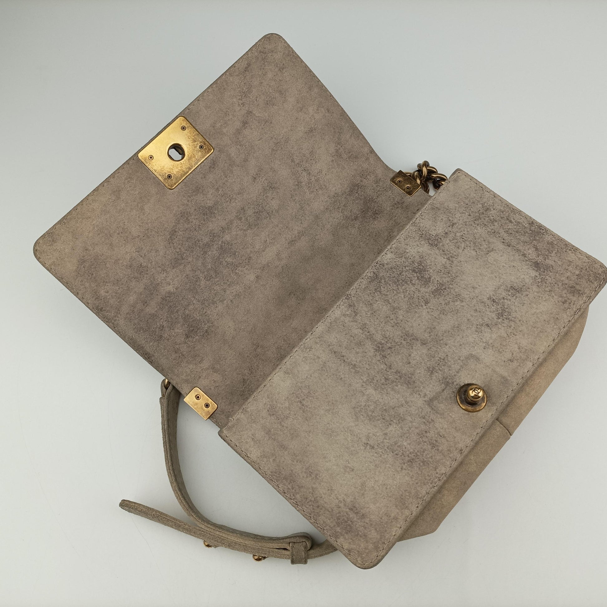 BOY CHANEL Beige suede A66281 18187092ボーイシャネル ベージュ スエード A66281 18187092