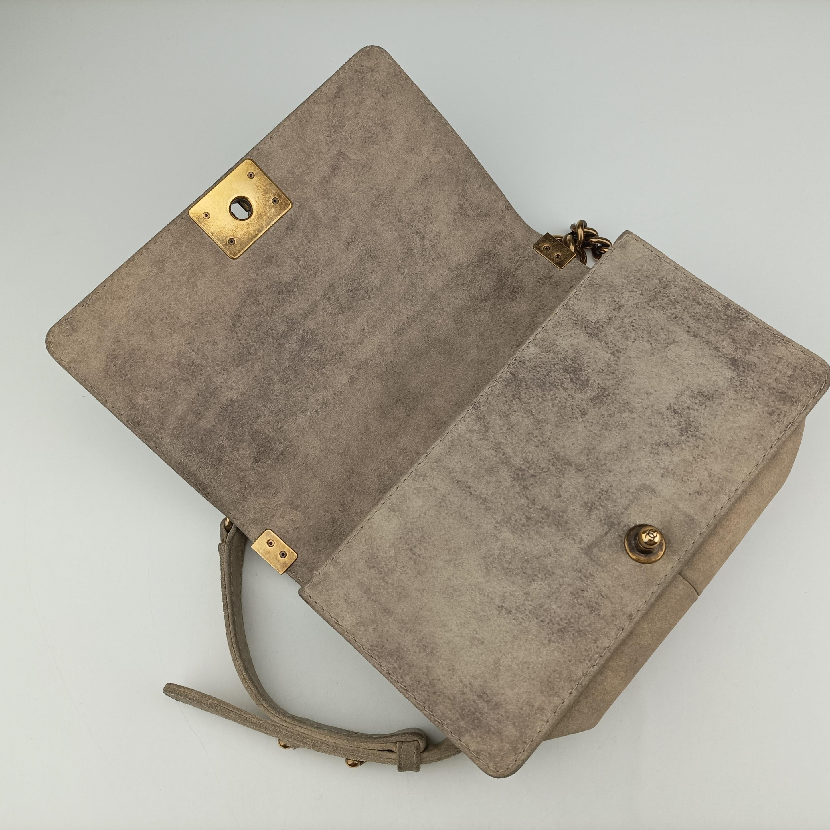 BOY CHANEL Beige suede A66281 18187092ボーイシャネル ベージュ スエード A66281 18187092