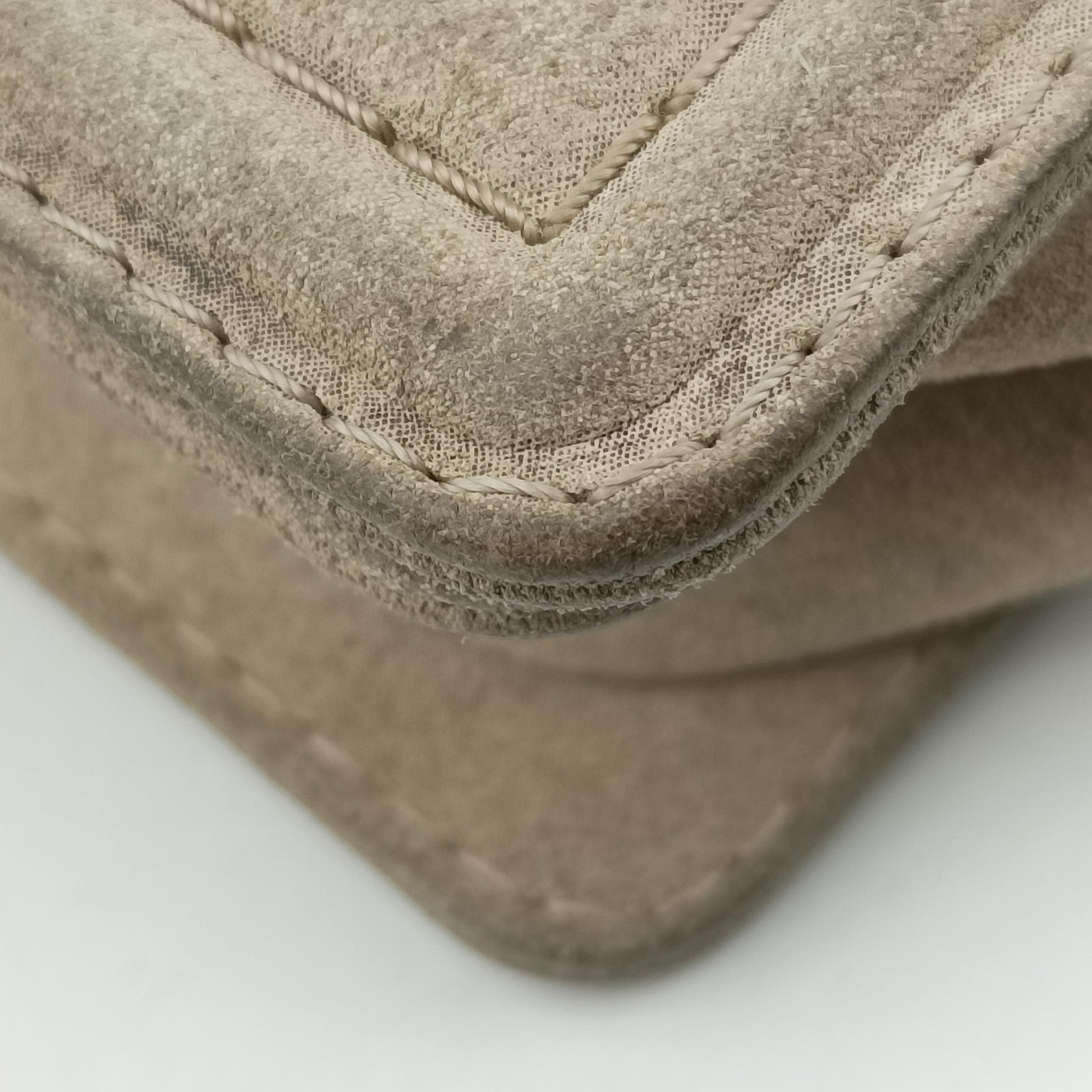 BOY CHANEL Beige suede A66281 18187092ボーイシャネル ベージュ スエード A66281 18187092