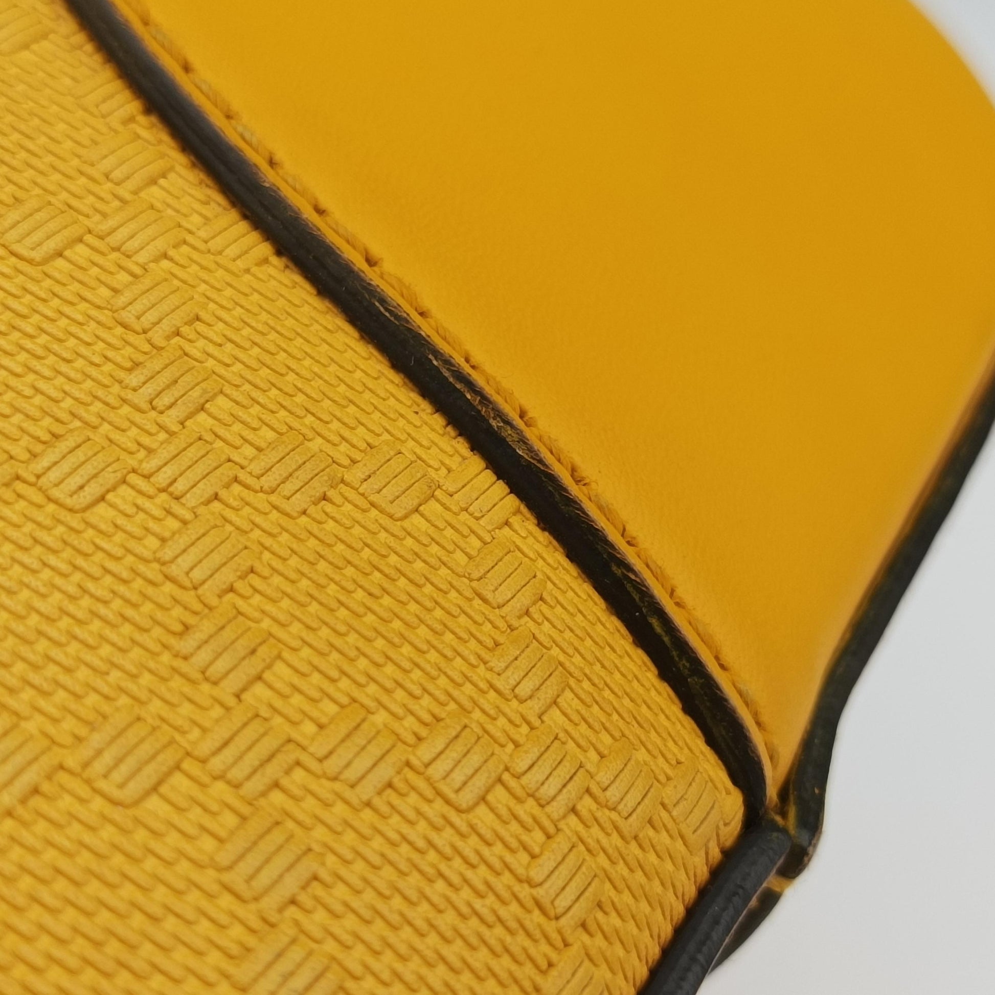 Bright Diamante Yellow Leather 354332 C016228600ブライトディアマンテ イエロー レザー 354332 C016228600