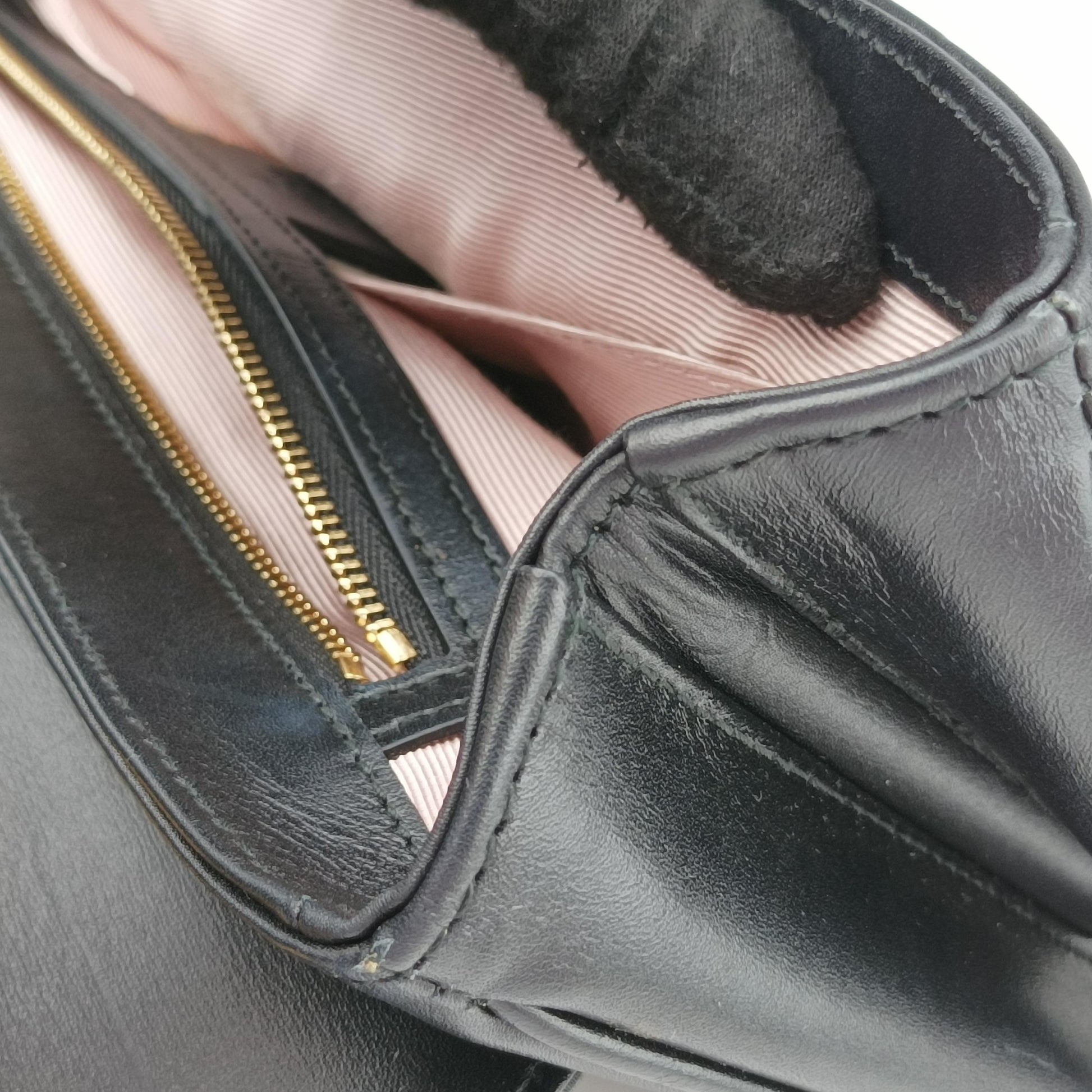 Rajah Black Leather 537241 I026469677ラジャ ブラック レザー 537241 I026469677