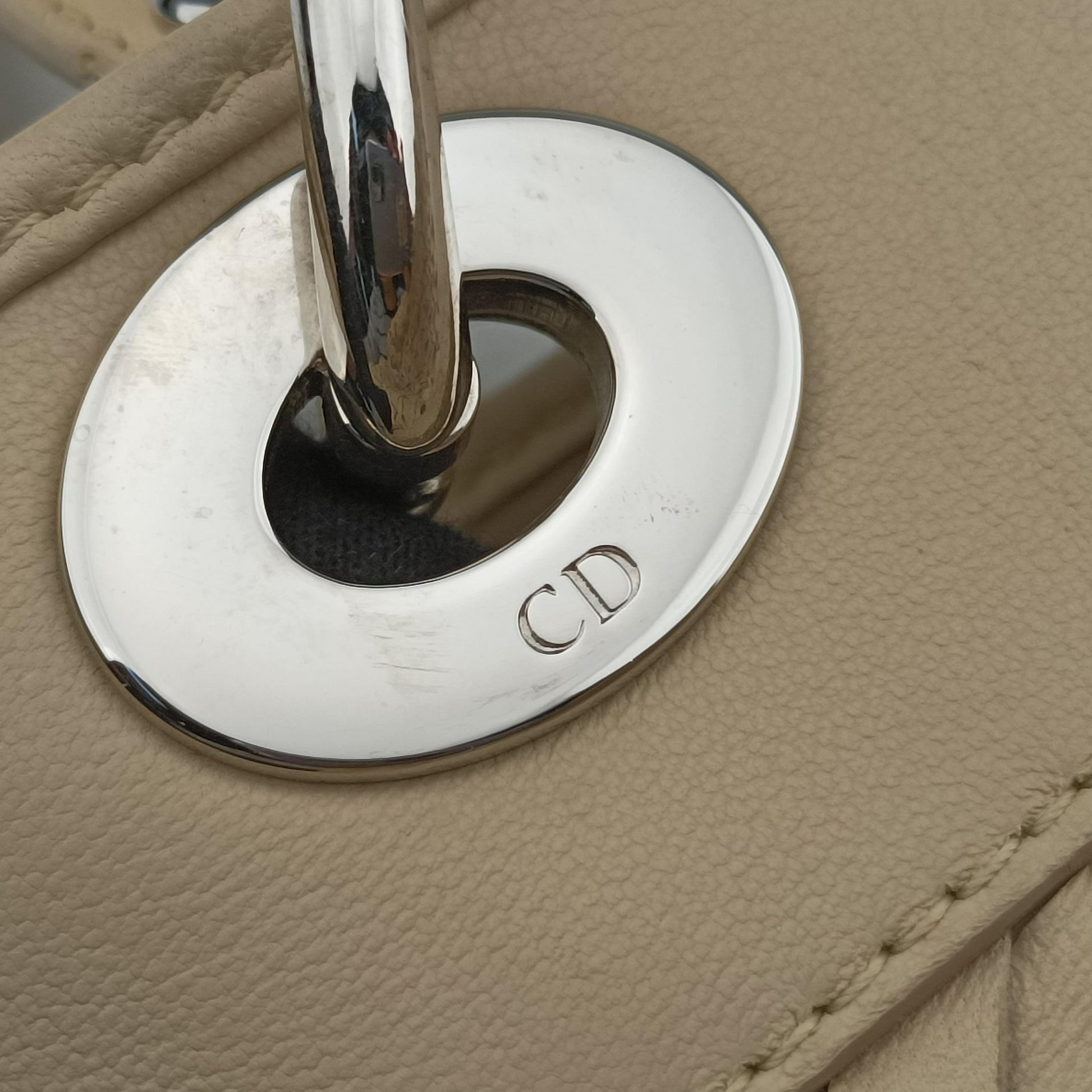 Lady Dior Avenue Tote Beige lambskin 96-MA-1027レディ ディオール アベニュー トート ベージュ ラムスキン 96-MA-1027