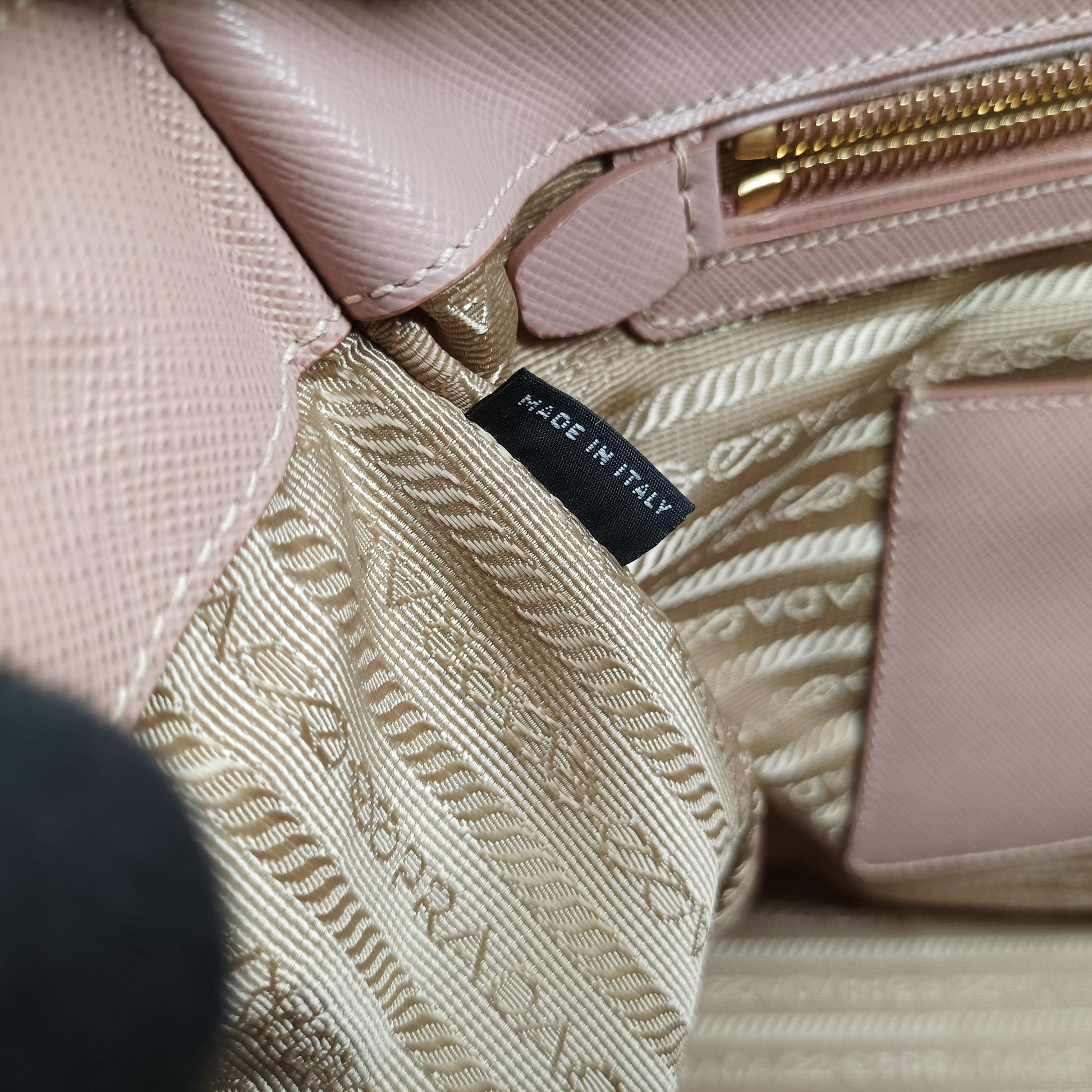 Galleria Pink SAFFIANO Leather BN1786 58/I 208ガレリア ピンク サフィアーノレザー BN1786 58/I 208