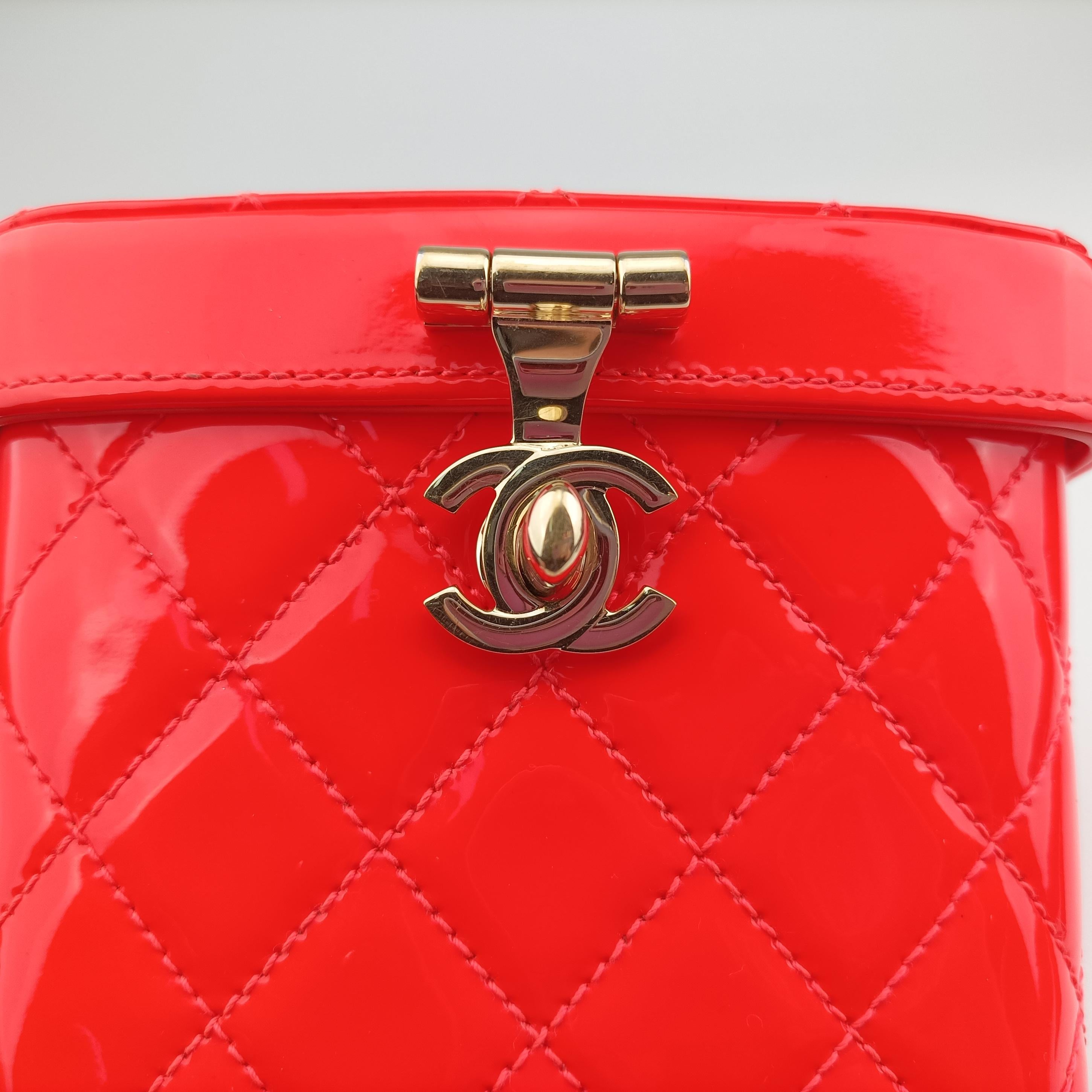 Vanity Matelasse Chain Handle Orange Patent A91055 22342643バニティ マトラッセ チェーンハンドル オレンジ パテント A91055 22342643