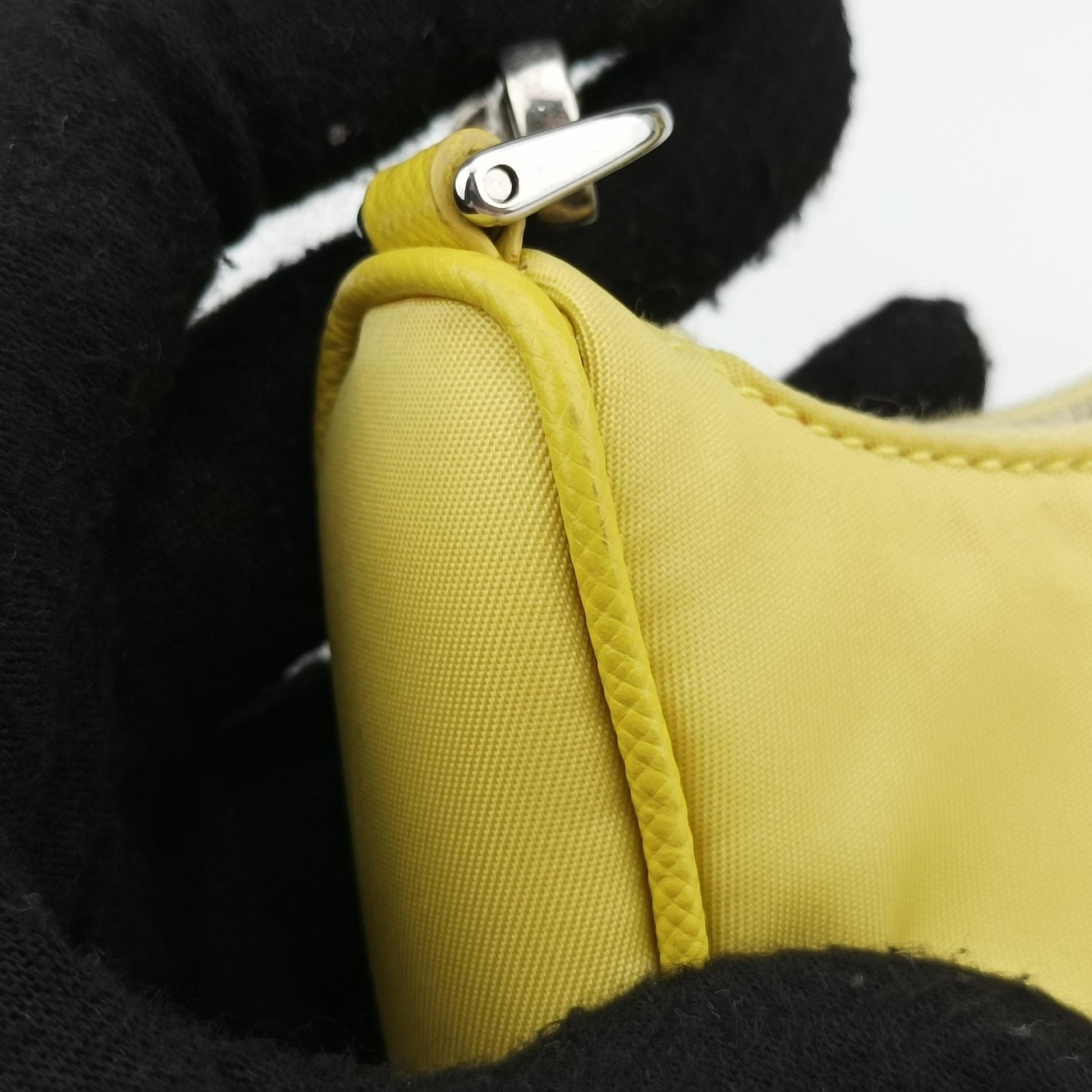 Re-Edition Nylon Mini Yellow nylon 1TT122 42リエディションナイロンミニ イエロー ナイロン 1TT122 42