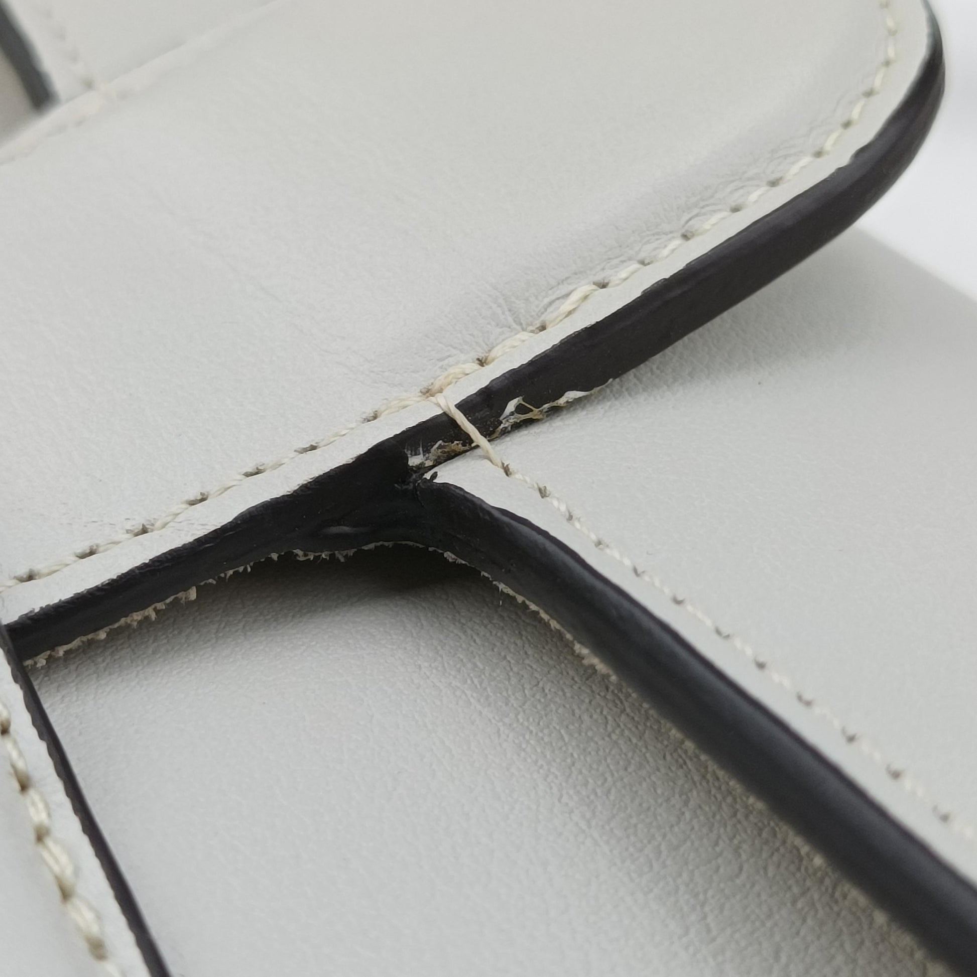 Symmetrical White Leather W-GA-2188シンメトリカル ホワイト レザー W-GA-2188