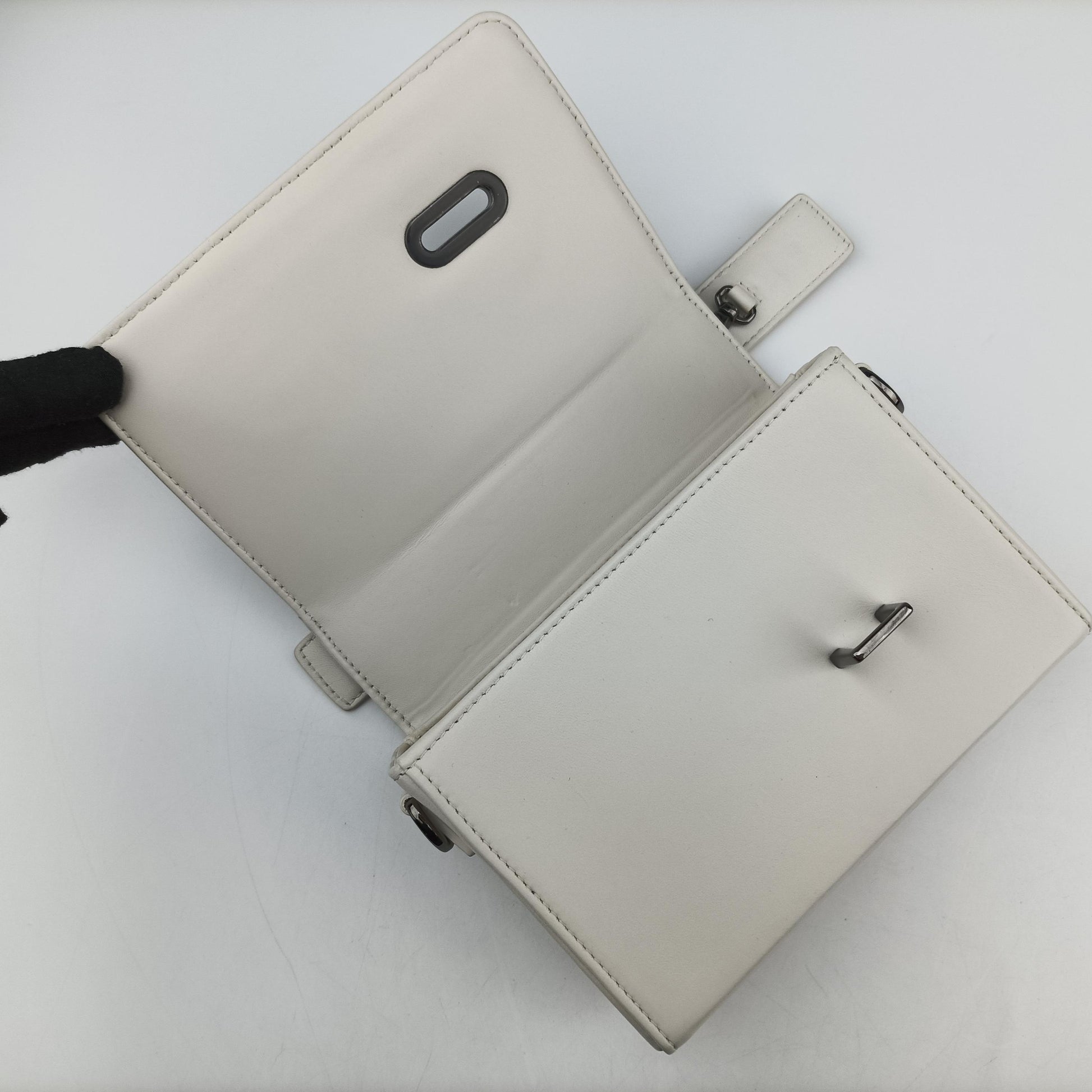 Montaigne White leather 01-RU-0282モンテーニュ ホワイト レザー 01-RU-0282