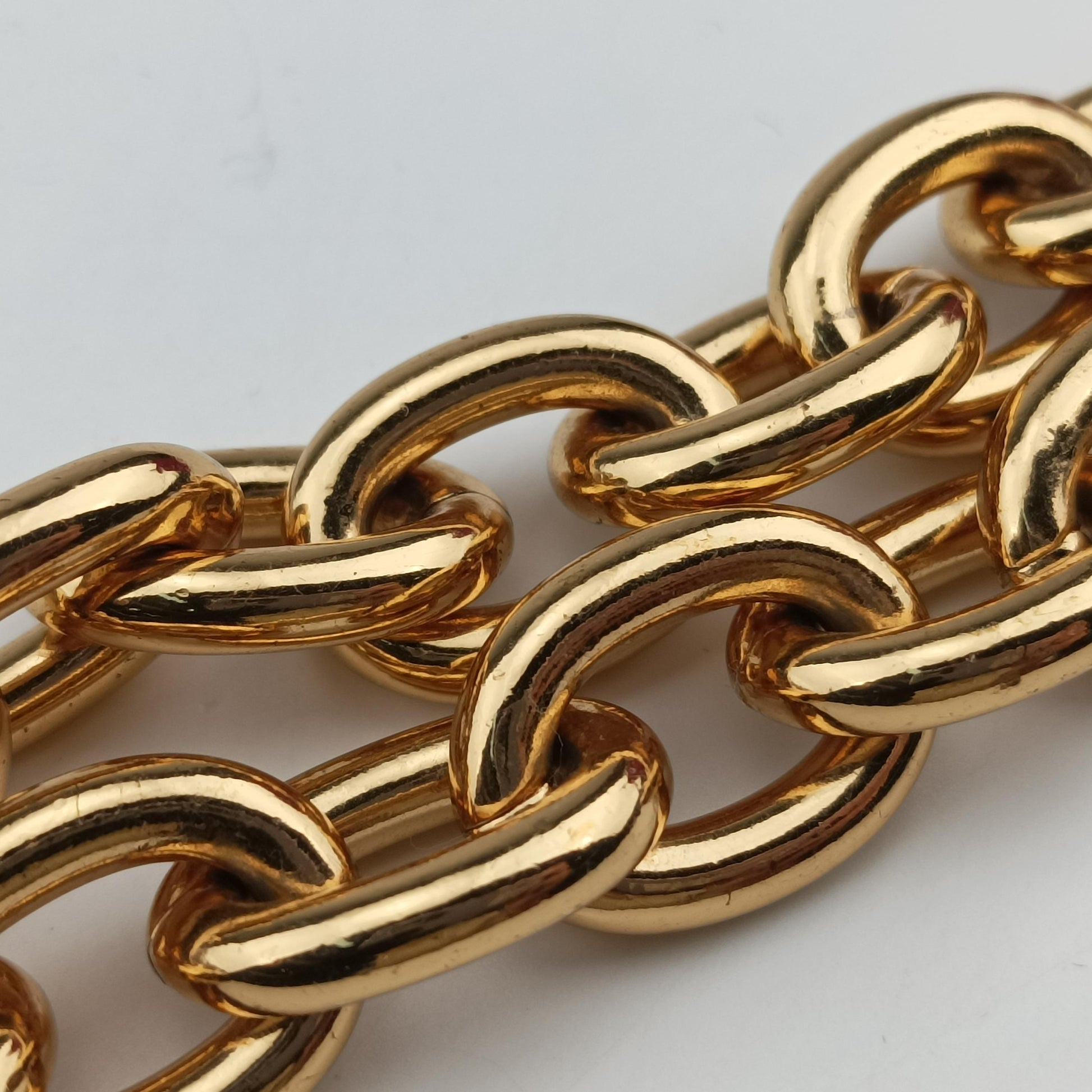 THE Chain Pouch White lambskin P01462617F IC Chipザ チェーンポーチ ホワイト ラムスキン P01462617F ICチップ