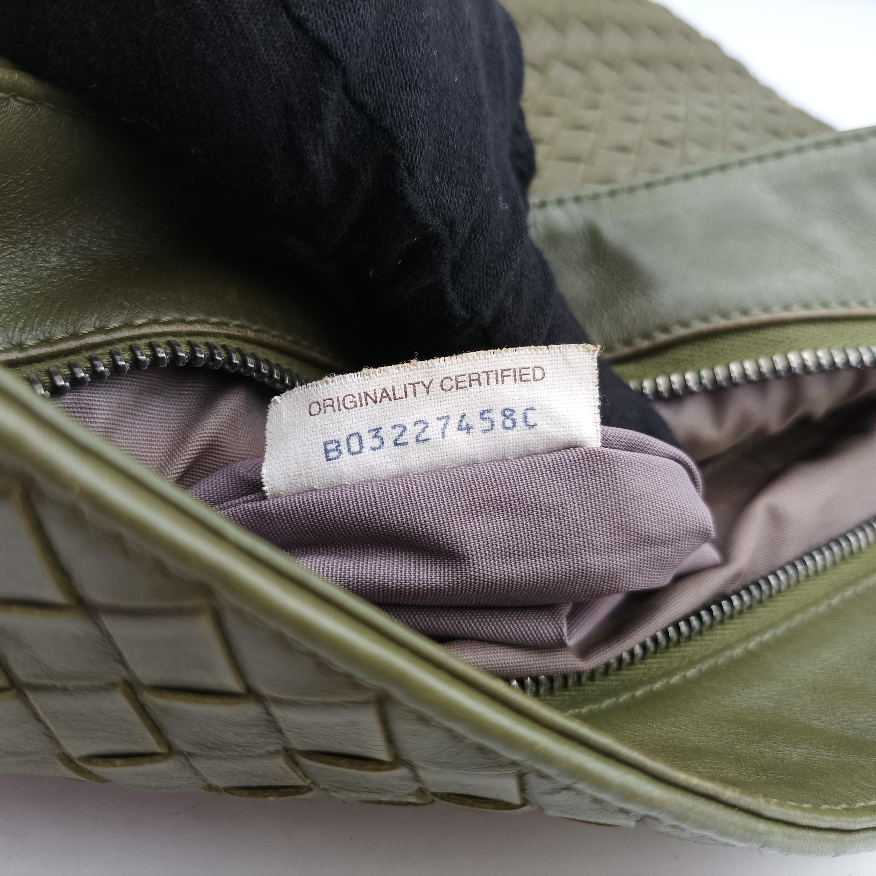 Intrecciato Green lambskin B03227458Cイントレチャート グリーン ラムスキン B03227458C