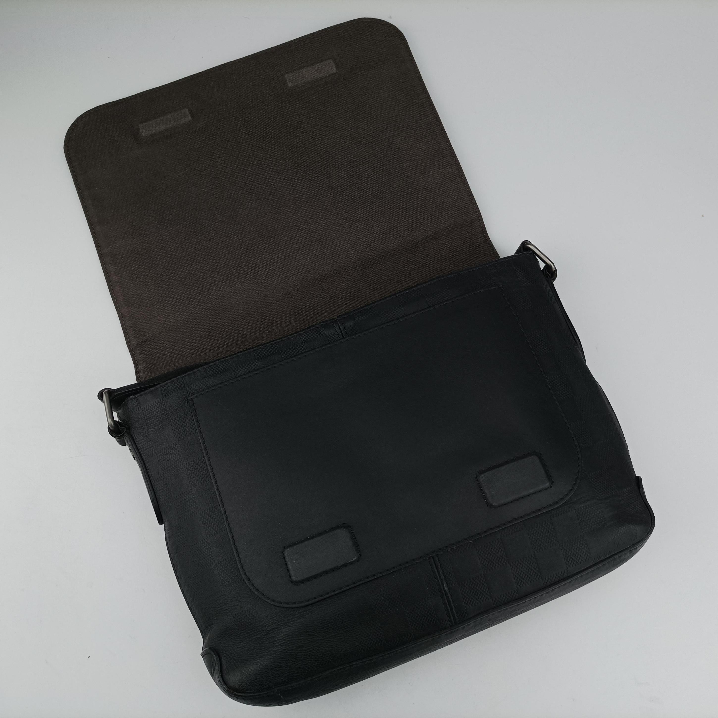 District PM Messenger Black Damier Infini Leather N41286 SP4194ディストリクトPM メッセンジャー ブラック ダミエアンフィニ レザー N41286 SP4194