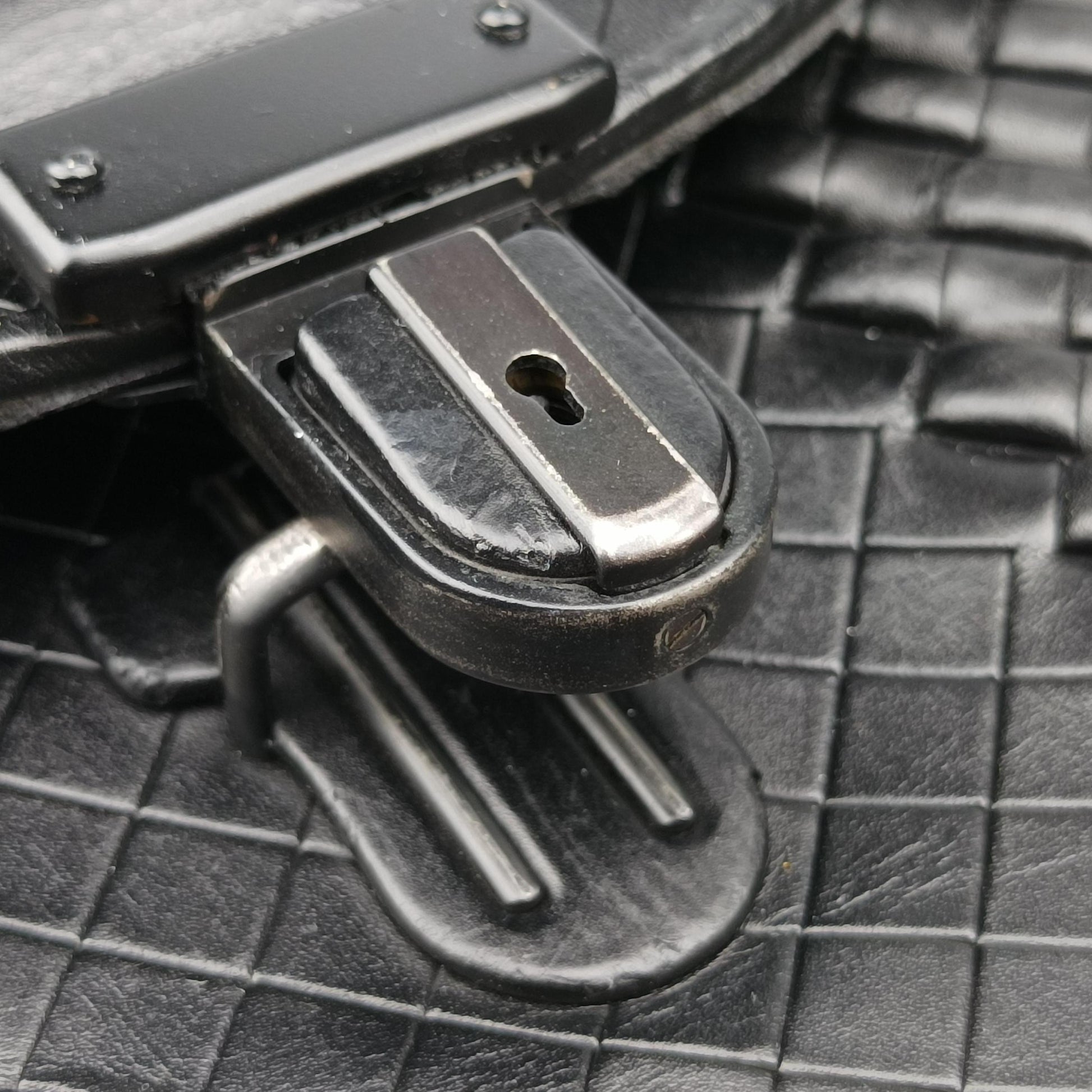 Intrecciato Black lambskin B03482603Cイントレチャート ブラック ラムスキン B03482603C