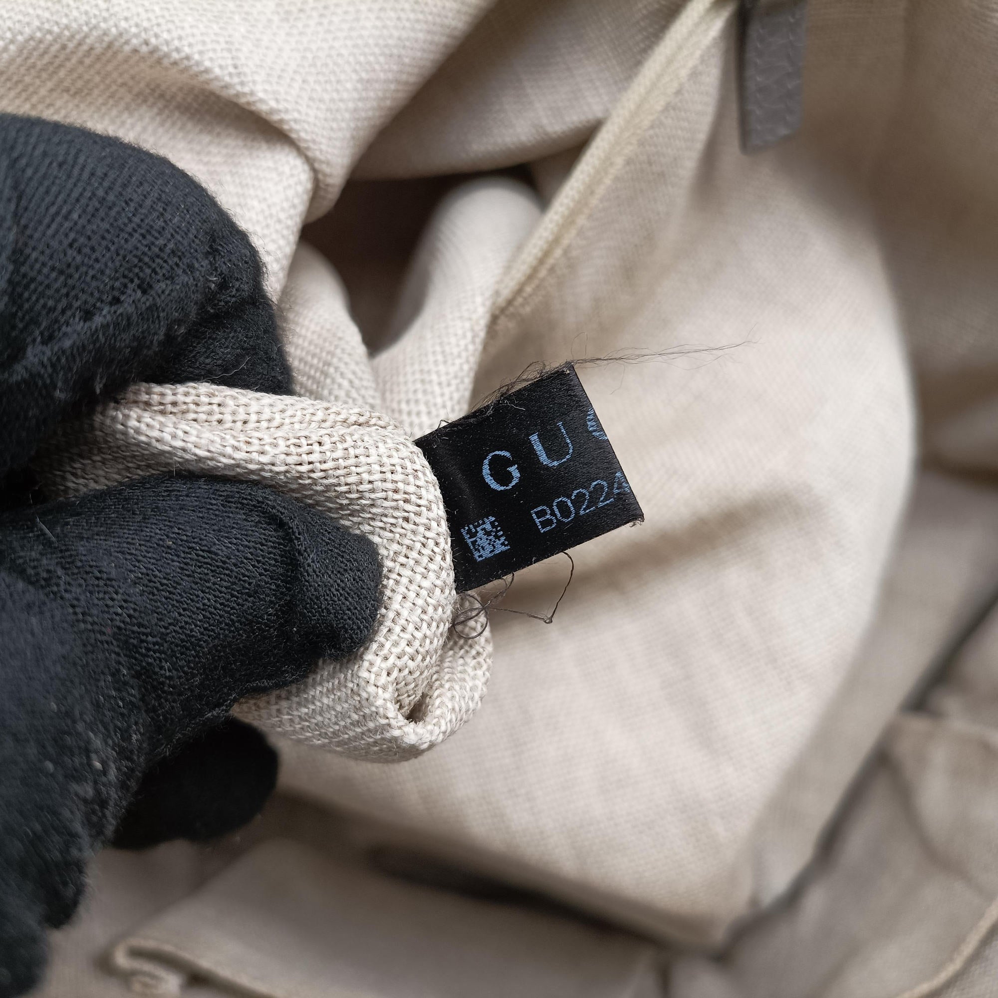 Interlocking G charm Dome Grey Leather 449662 B022469098インターロッキングG チャーム ドーム グレー レザー 449662 B022469098