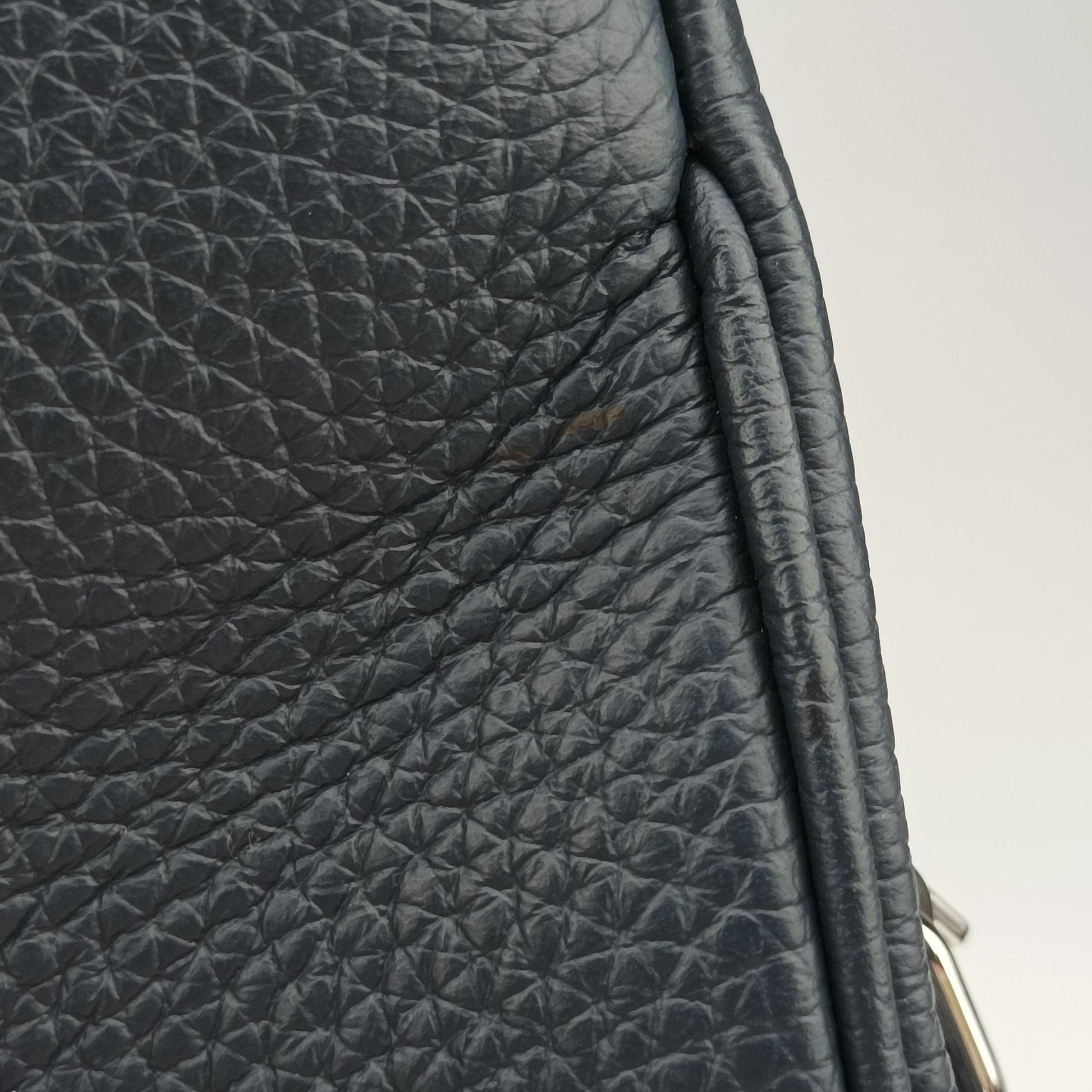 Armand Briefcase MM NAVY Taurillon leather M54380 IC Chipアルマンド ブリーフケース MM ネイビー トリヨンレザー M54380 ICチップ
