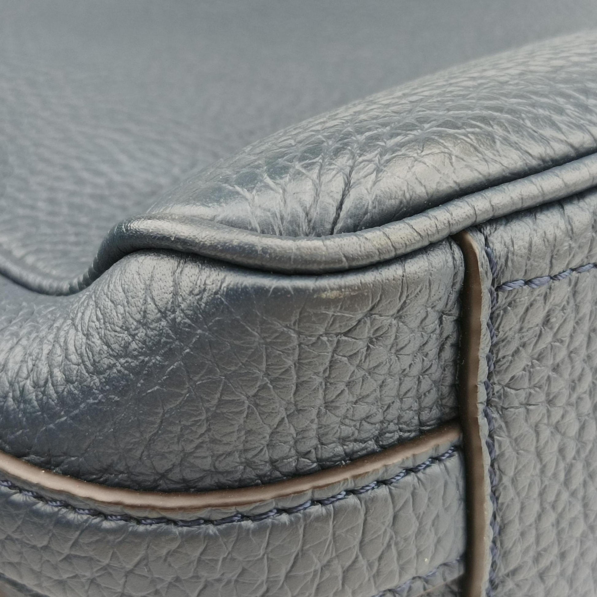 Armand Briefcase MM NAVY Taurillon leather M54380 IC Chipアルマンド ブリーフケース MM ネイビー トリヨンレザー M54380 ICチップ