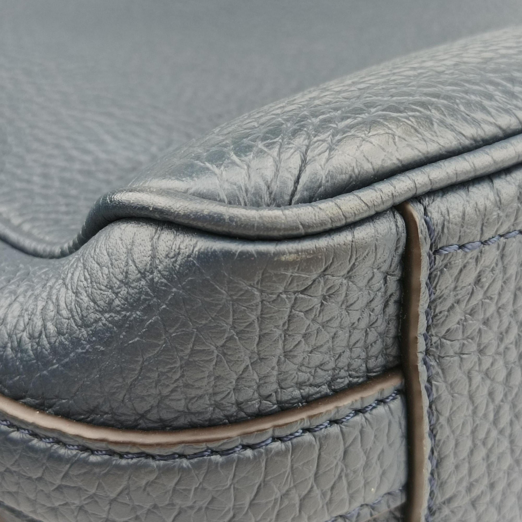 Armand Briefcase MM NAVY Taurillon leather M54380 IC Chipアルマンド ブリーフケース MM ネイビー トリヨンレザー M54380 ICチップ
