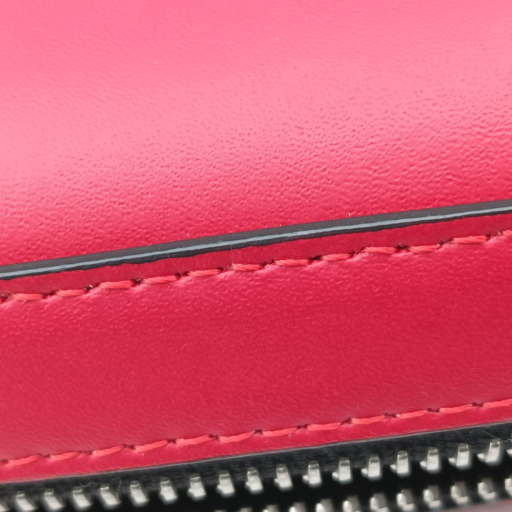 Camera case Red x Black Leather 7M0286 7M0286 A9ZX 208-0397カメラケース レッド×ブラック レザー 7M0286 7M0286 A9ZX 208-0397