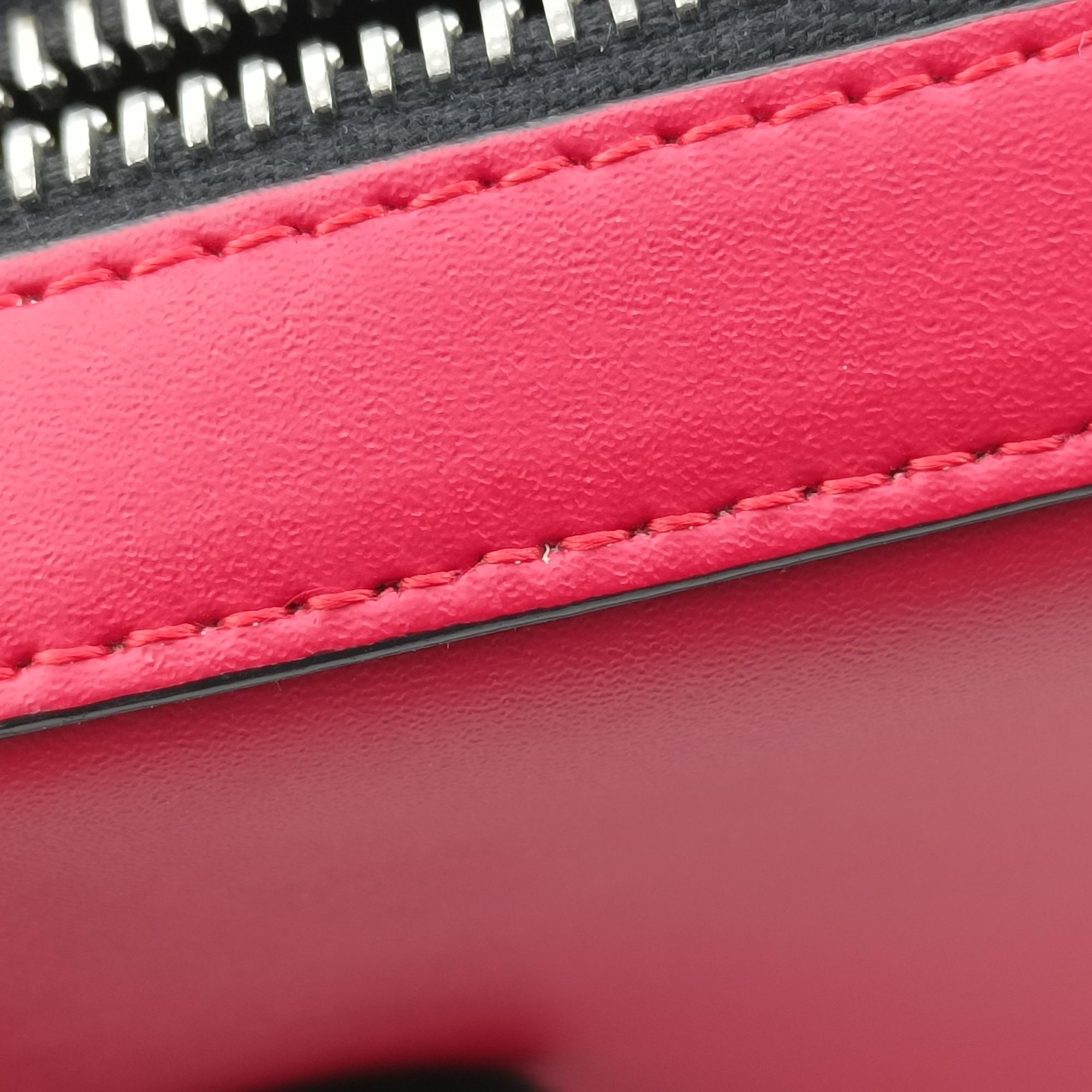 Camera case Red x Black Leather 7M0286 7M0286 A9ZX 208-0397カメラケース レッド×ブラック レザー 7M0286 7M0286 A9ZX 208-0397