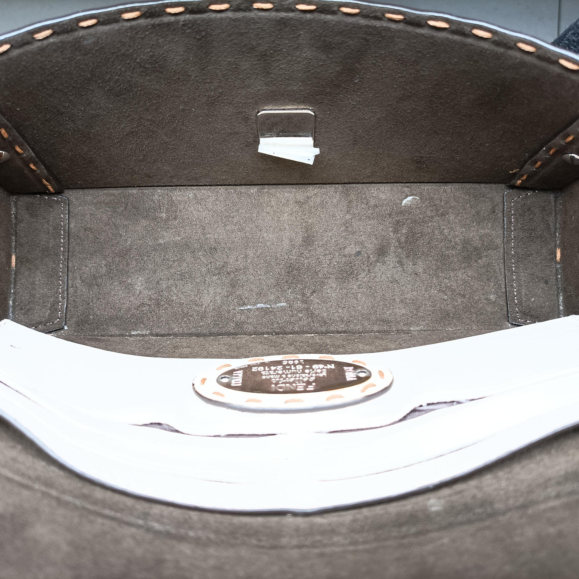Soft Trunk Beige Leather 7VA565 7VA565-ARAV-248-10429ソフトトランク  ベージュ レザー 7VA565 7VA565-ARAV-248-10429