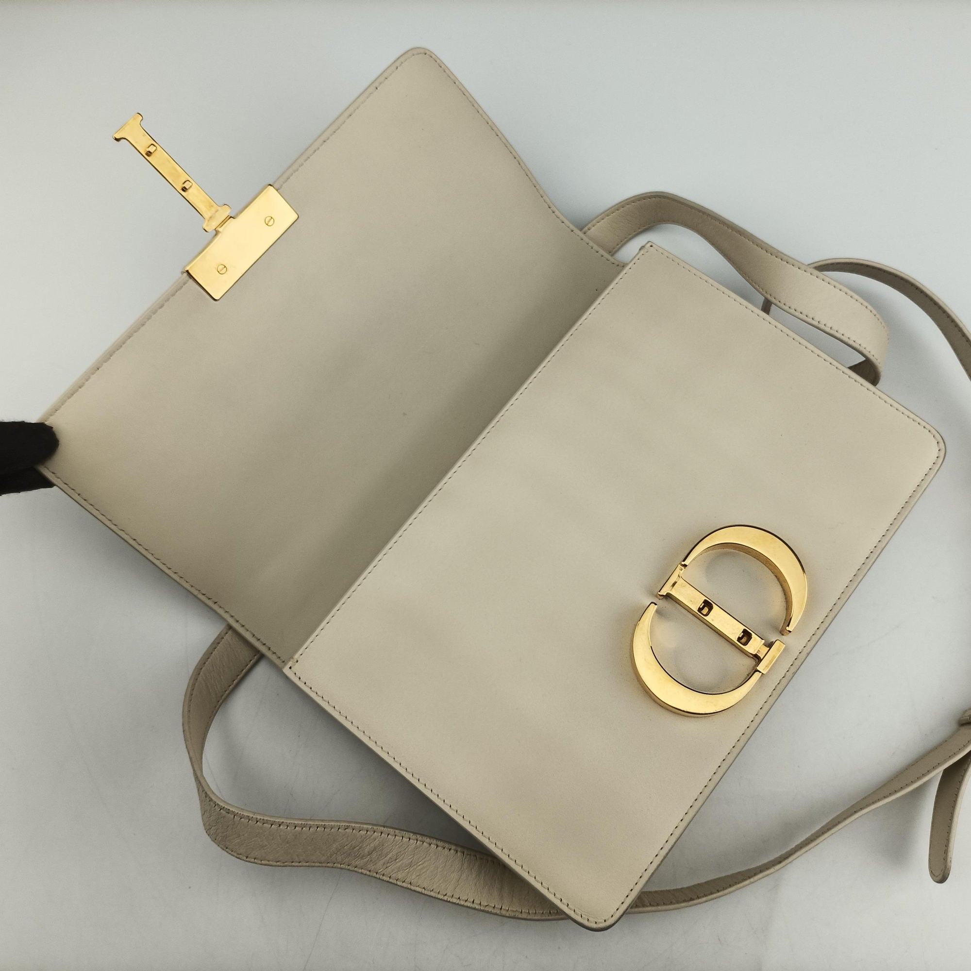 30 Montaigne White leather 29-MA-110930モンテーニュ ホワイト レザー 29-MA-1109
