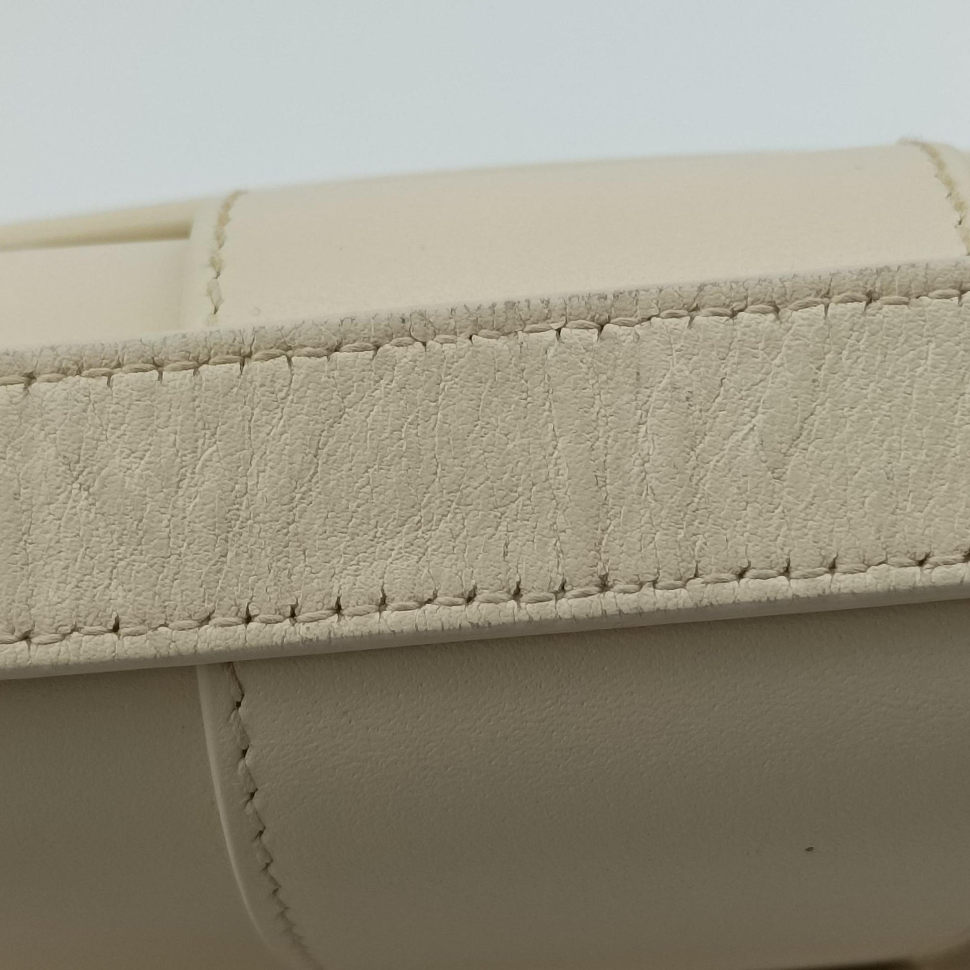 30 Montaigne White leather 29-MA-110930モンテーニュ ホワイト レザー 29-MA-1109
