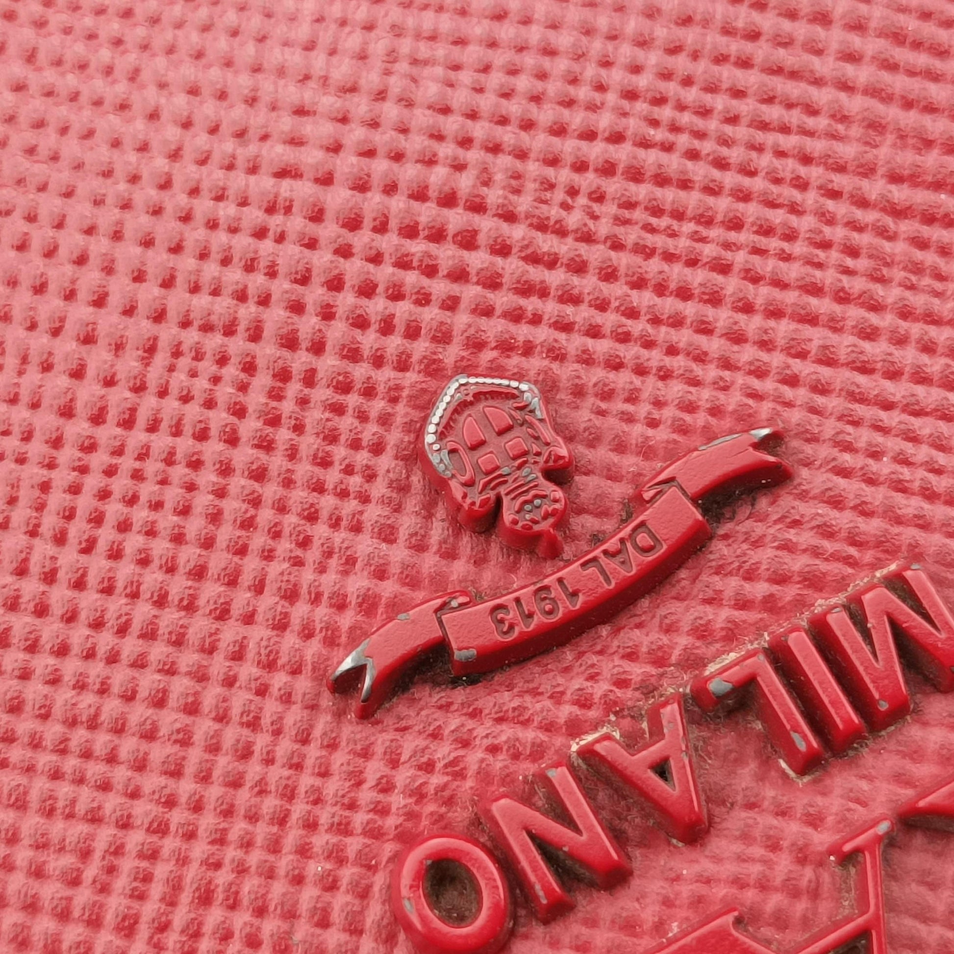 Cuir Monochrome Red SAFFIANO　Leather 1BA155 59キュイール モノクローム レッド サフィアーノレザー 1BA155 59