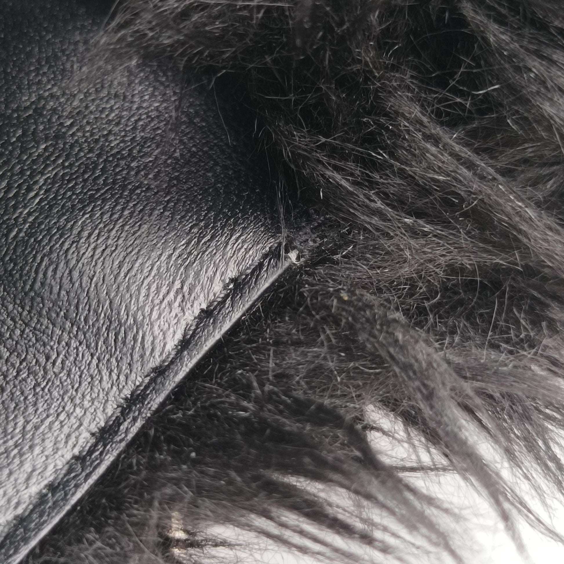 Hourglass Black Faux fur 676933.1000.S.1317アワーグラス ブラック フェイクファー 676933.1000.S.1317