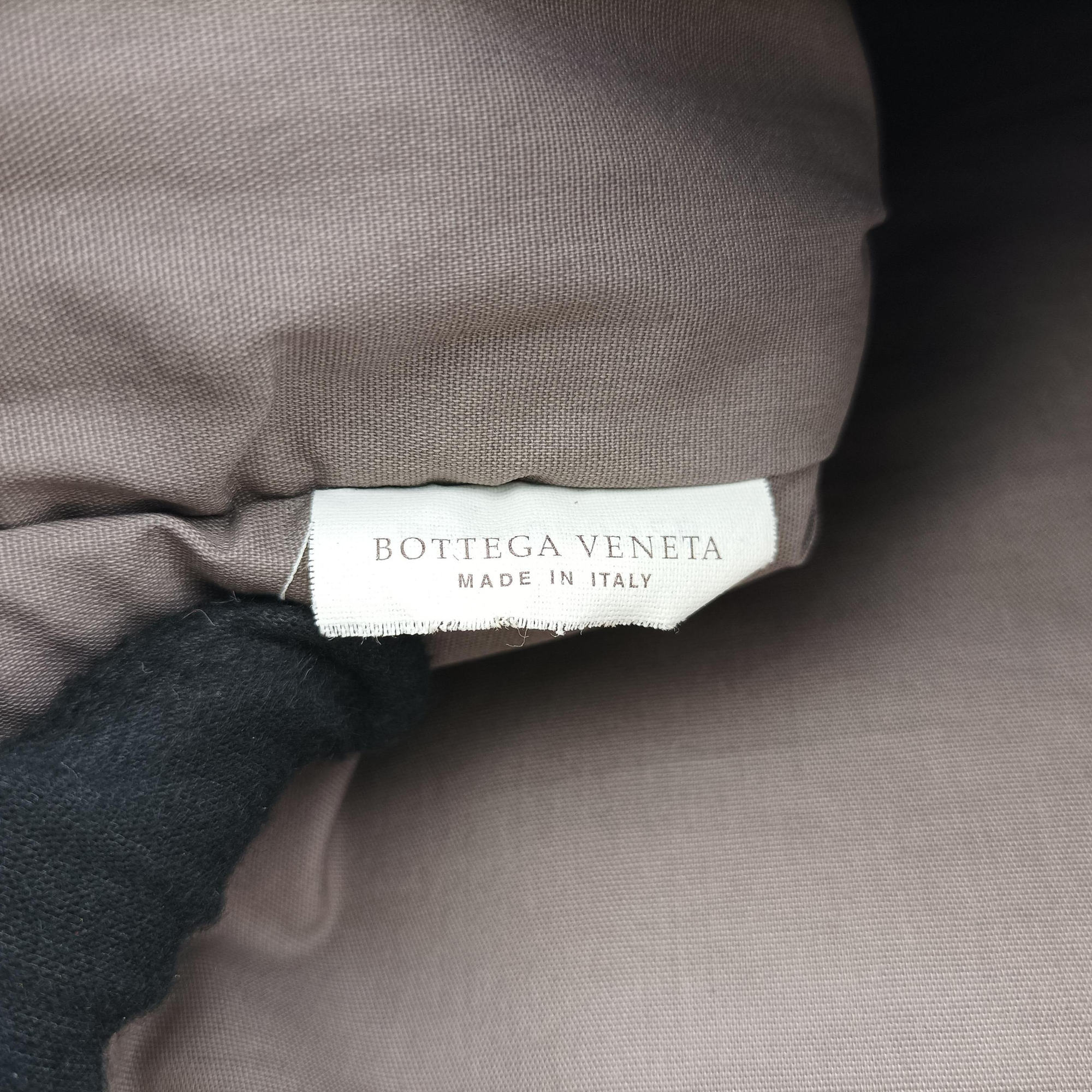 Intrecciato Black lambskin B06808532Bイントレチャート ブラック ラムスキン B06808532B