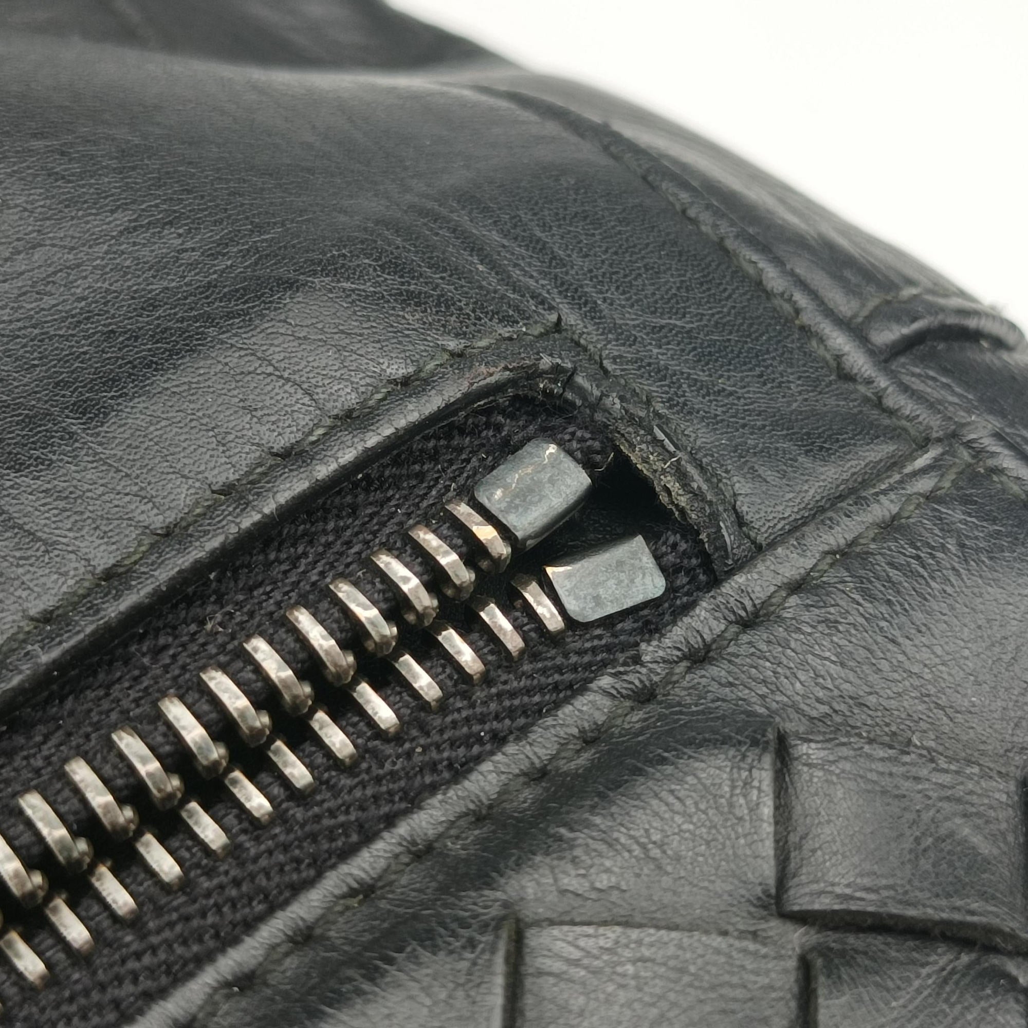 Intrecciato Black lambskin B06808532Bイントレチャート ブラック ラムスキン B06808532B