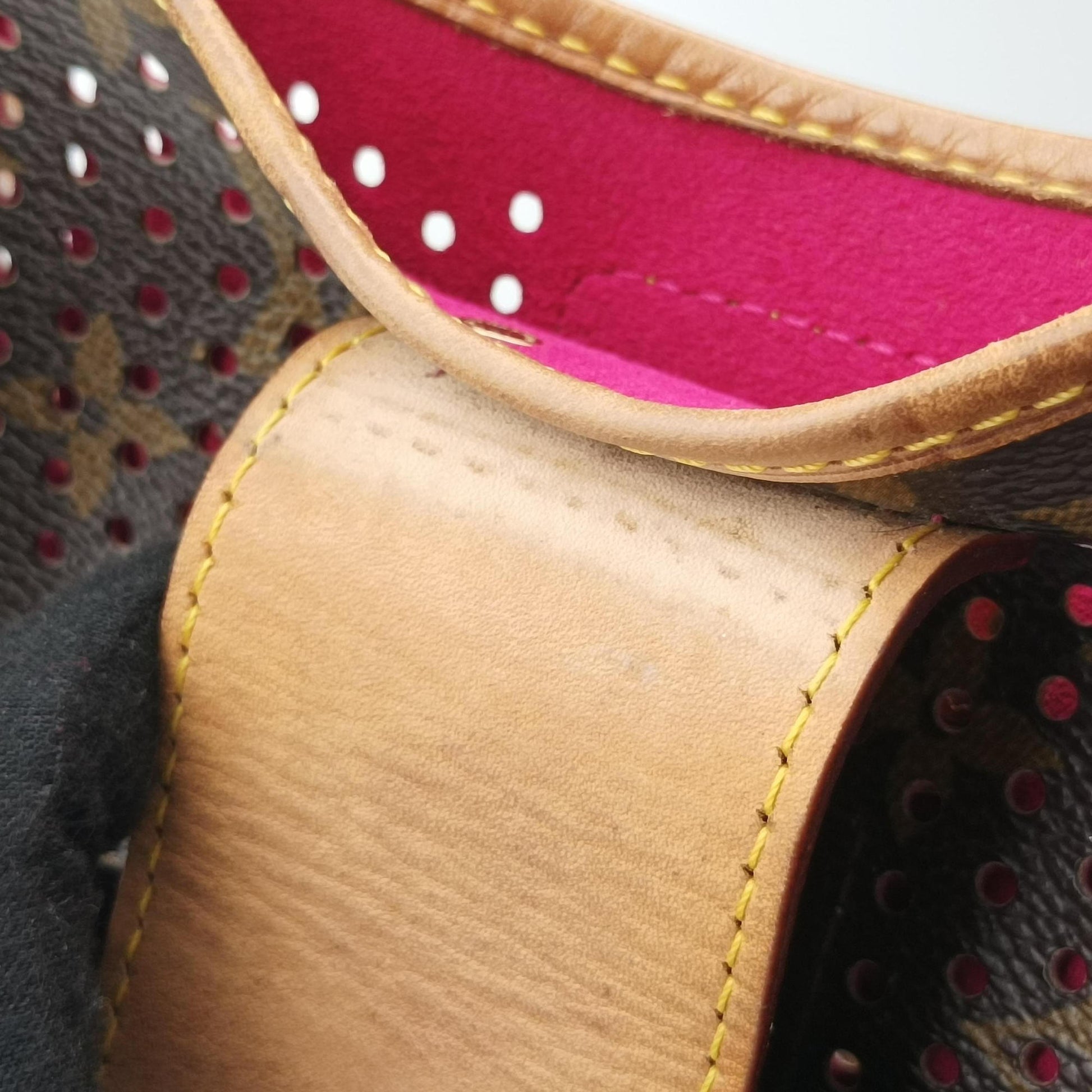 Musette brown×FUCHSIA Monogram Perforated M95172 TH0059ミュゼット モノグラム/ブラウン×フューシャ モノグラム ペルフォ M95172 TH0059