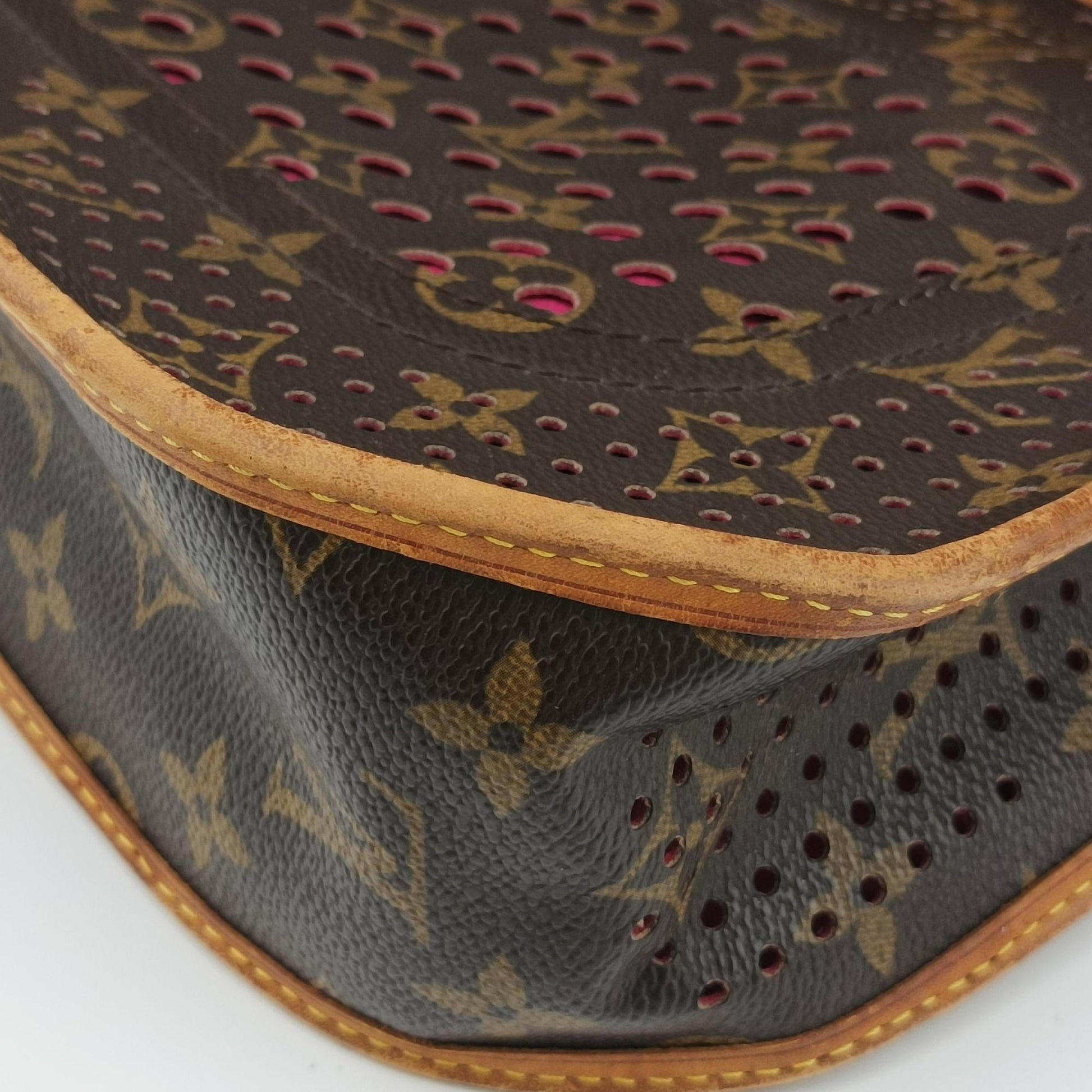 Musette brown×FUCHSIA Monogram Perforated M95172 TH0059ミュゼット モノグラム/ブラウン×フューシャ モノグラム ペルフォ M95172 TH0059