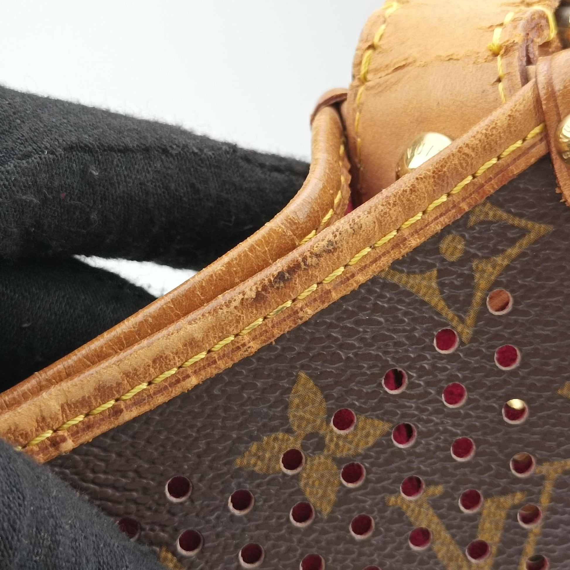 Musette brown×FUCHSIA Monogram Perforated M95172 TH0059ミュゼット モノグラム/ブラウン×フューシャ モノグラム ペルフォ M95172 TH0059
