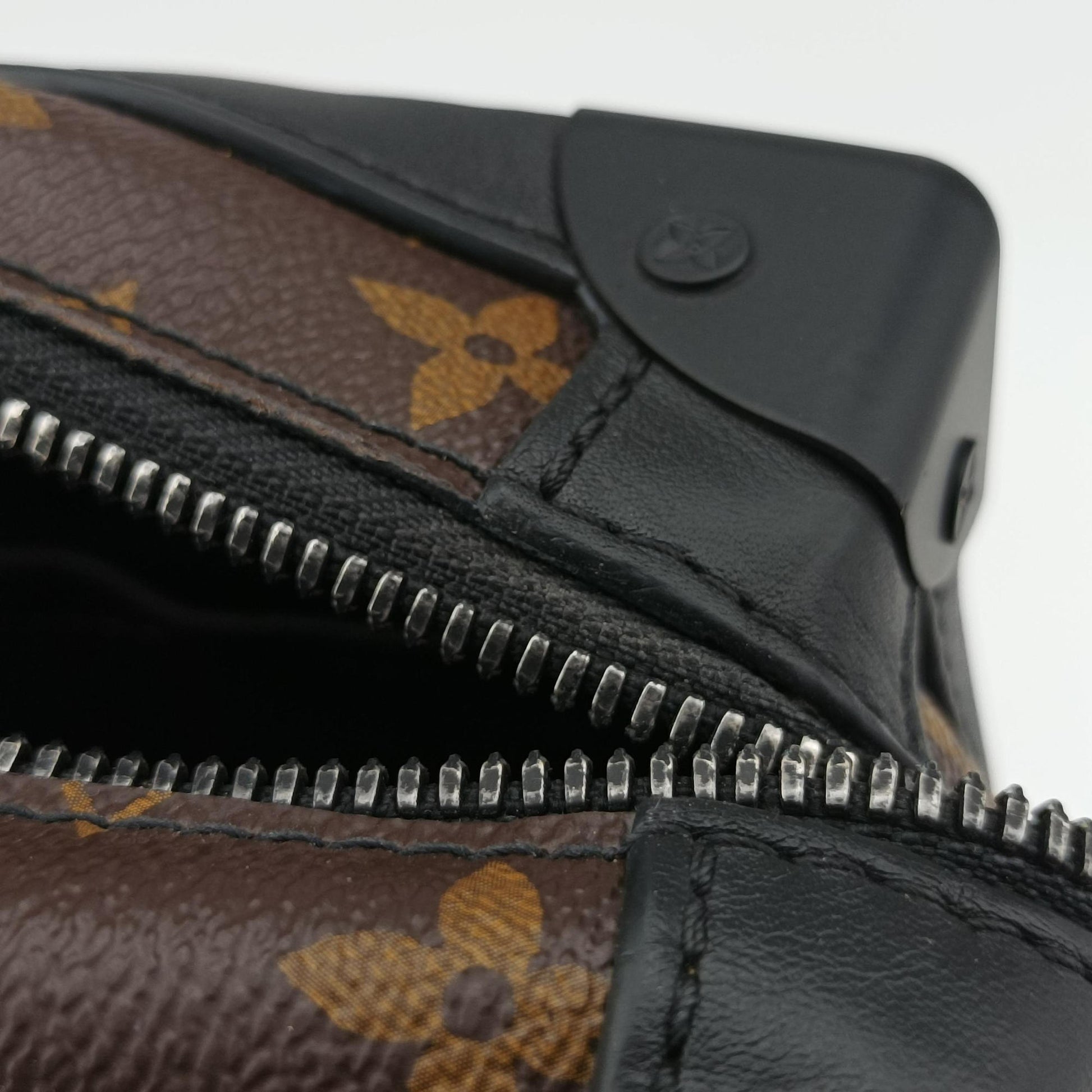 Solar Ray Soft Trunk brown×black Monogram Canvas×calf leather M44478 DU1159ソーラーレイ ソフトトランク モノグラム/ブラウン×ブラック モノグラムキャンバス×カーフレザー M44478 DU1159