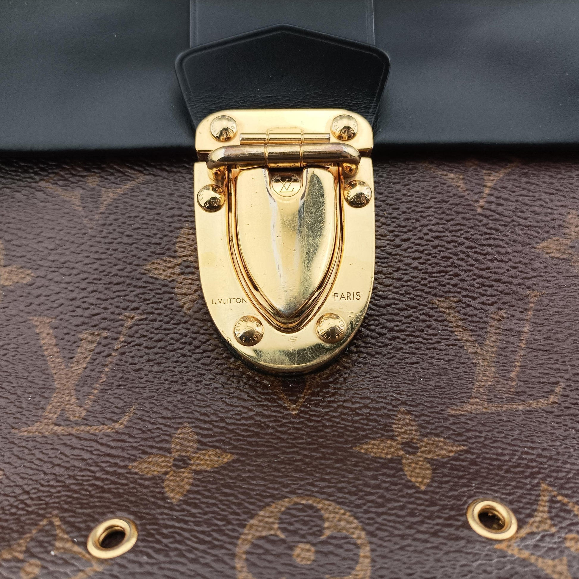 One-handle Flap MM　　 brown×black Monogram Canvas×calf leather M43125 FL2117ワンハンドルフラップMM モノグラム/ブラウン×ブラック モノグラムキャンバス×カーフレザー M43125 FL2117