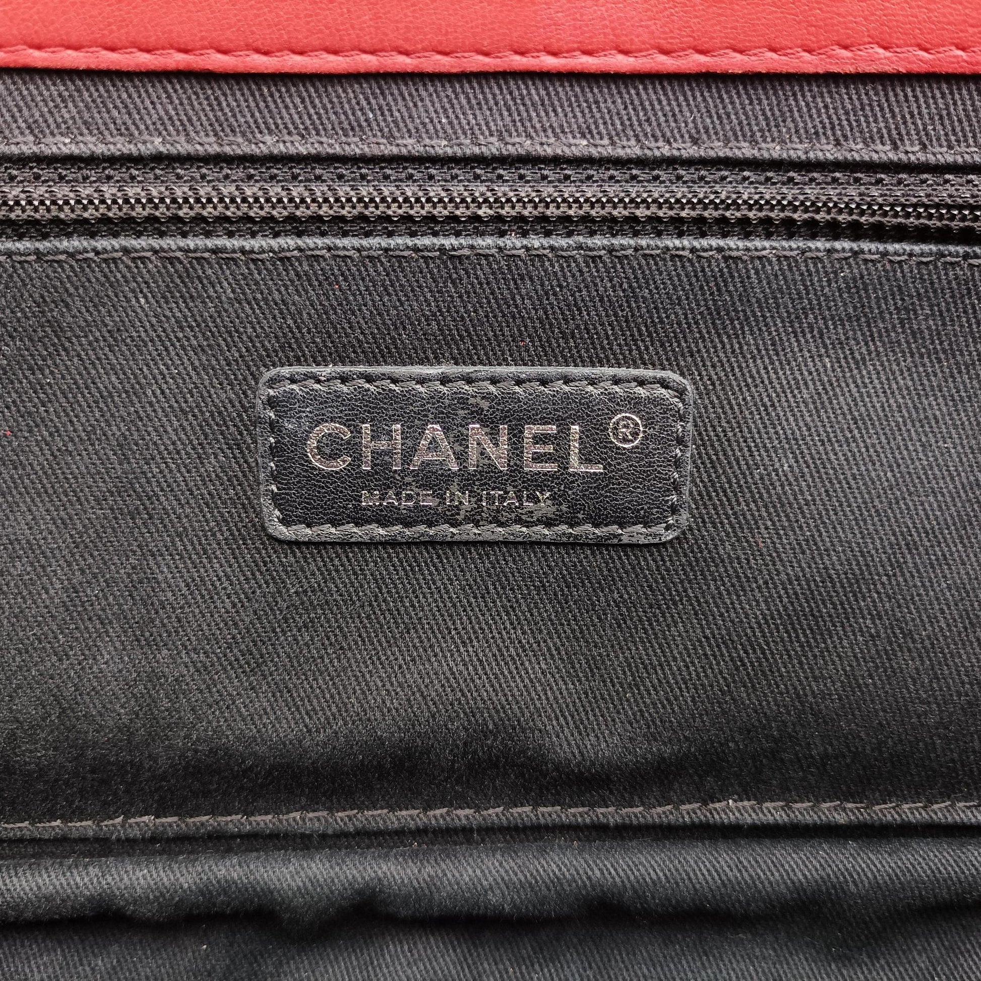 Paris-Byzance Take Away Flap Red lambskin A66738 15498333マトラッセ ターンロック 2.55 レッド ラムスキン A66738 15498333