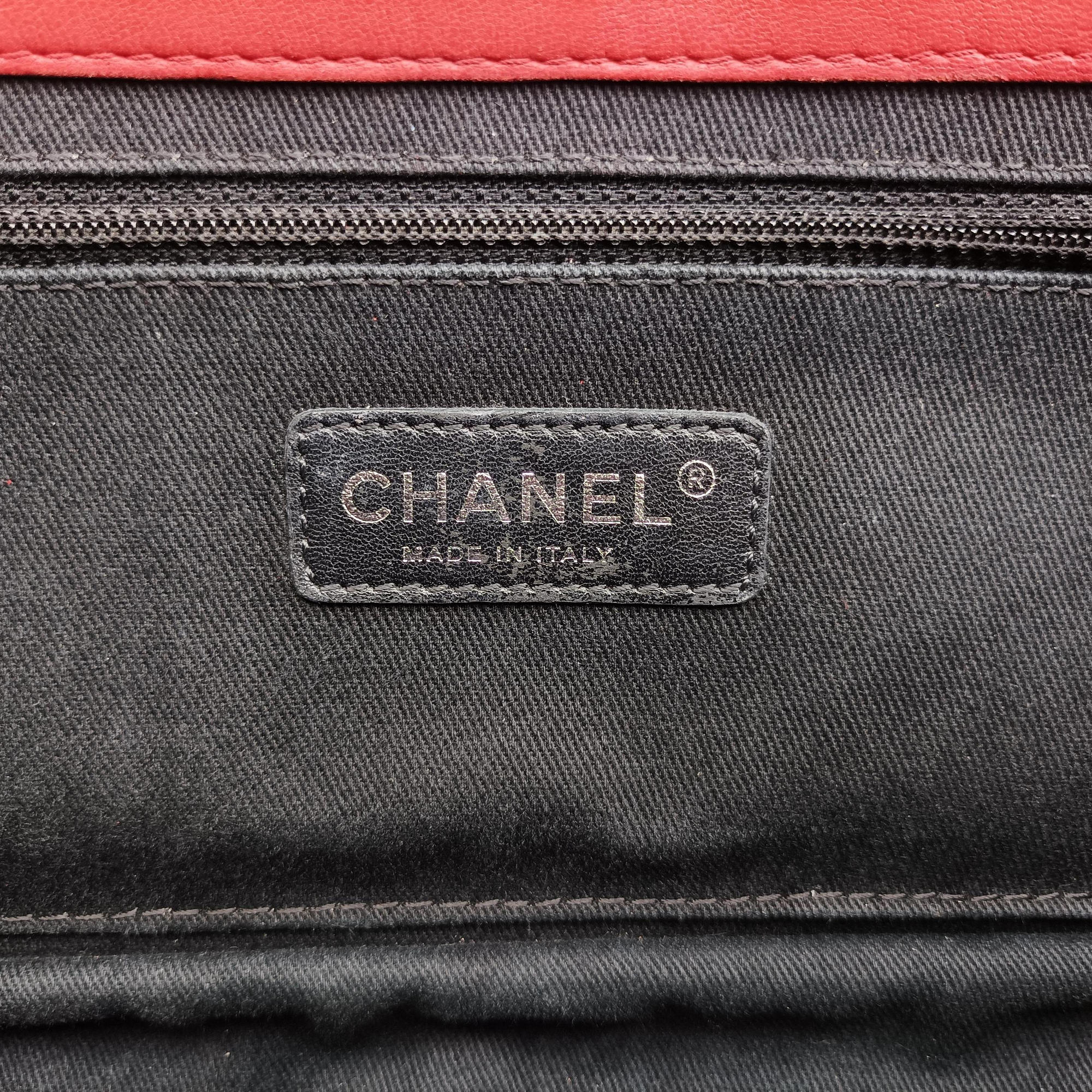 Paris-Byzance Take Away Flap Red lambskin A66738 15498333マトラッセ ターンロック 2.55 レッド ラムスキン A66738 15498333